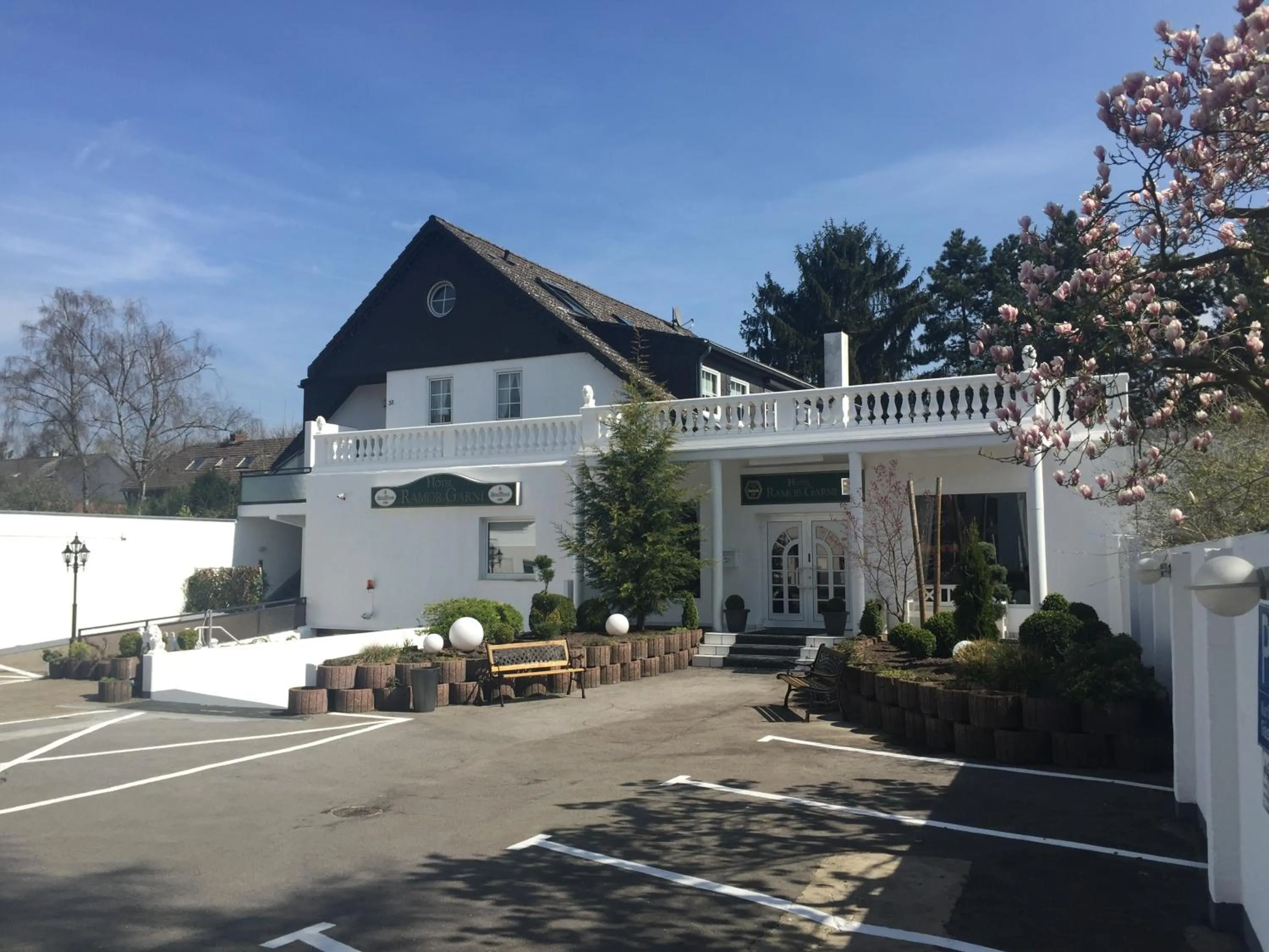 Facade/entrance in Hotel Ramor Garni