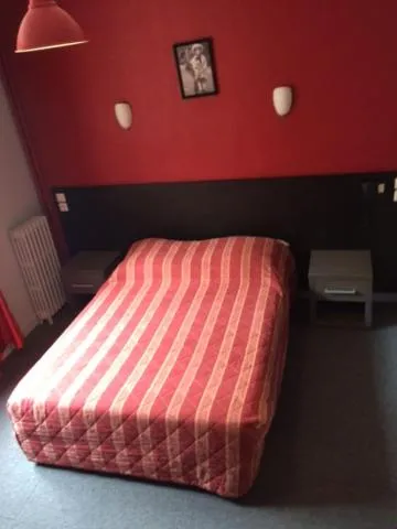 Staff, Bed in Hotel Les Arcades