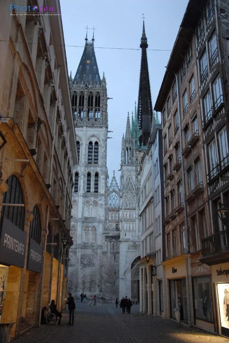 Nearby landmark in Hotel Les Arcades
