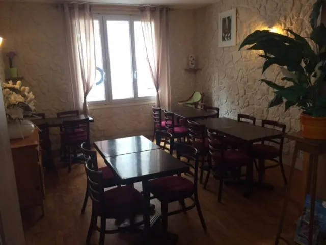 Staff in Hotel Les Arcades
