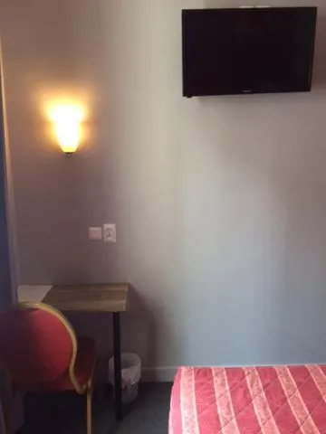 Staff, Bed in Hotel Les Arcades