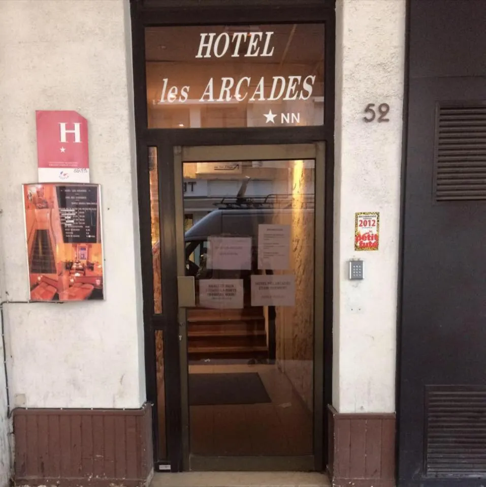 Facade/entrance in Hotel Les Arcades