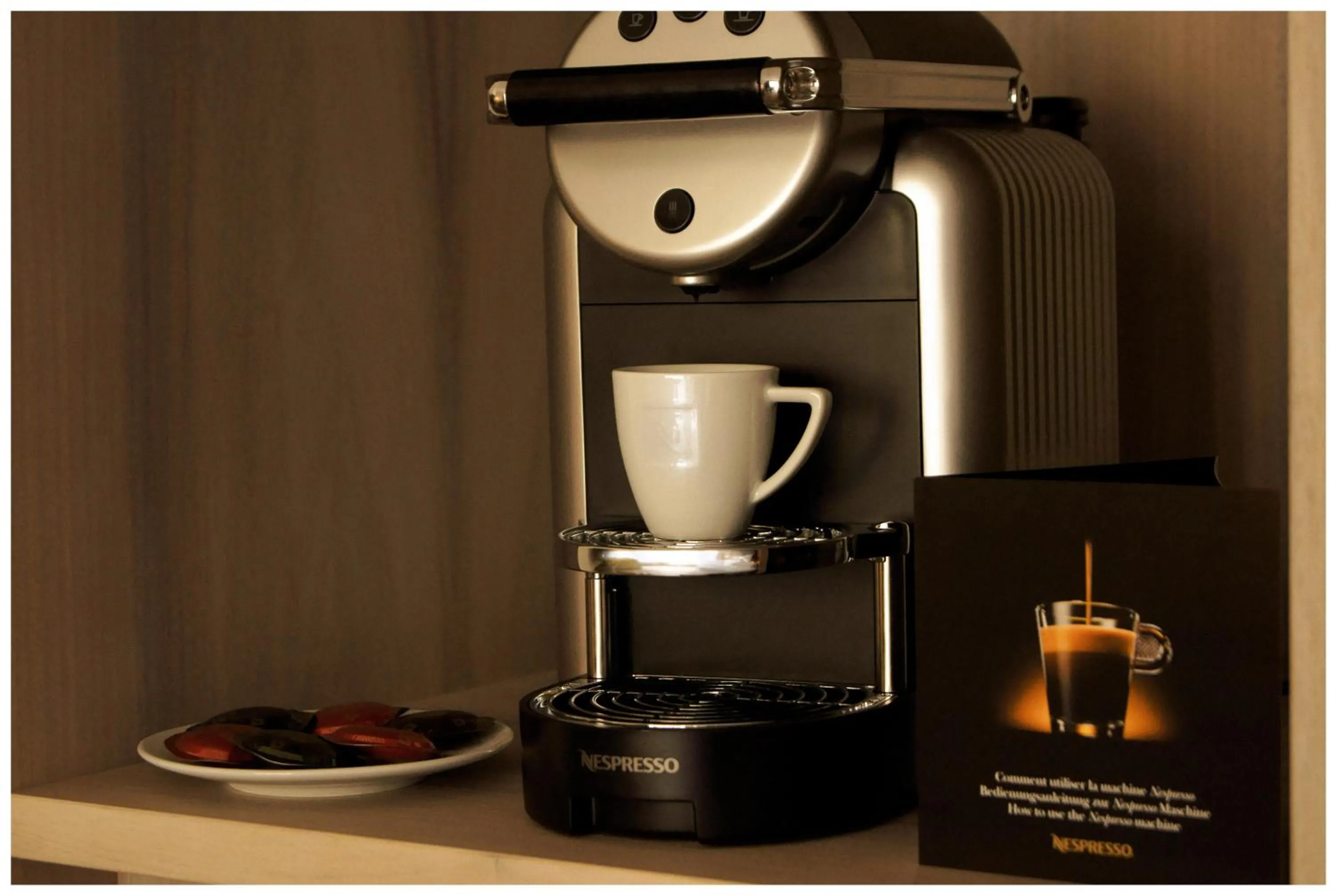 Coffee/tea facilities in PLATZHIRSCH ZÜRICH - Downtown Boutique Hotel & Sushi Lounge