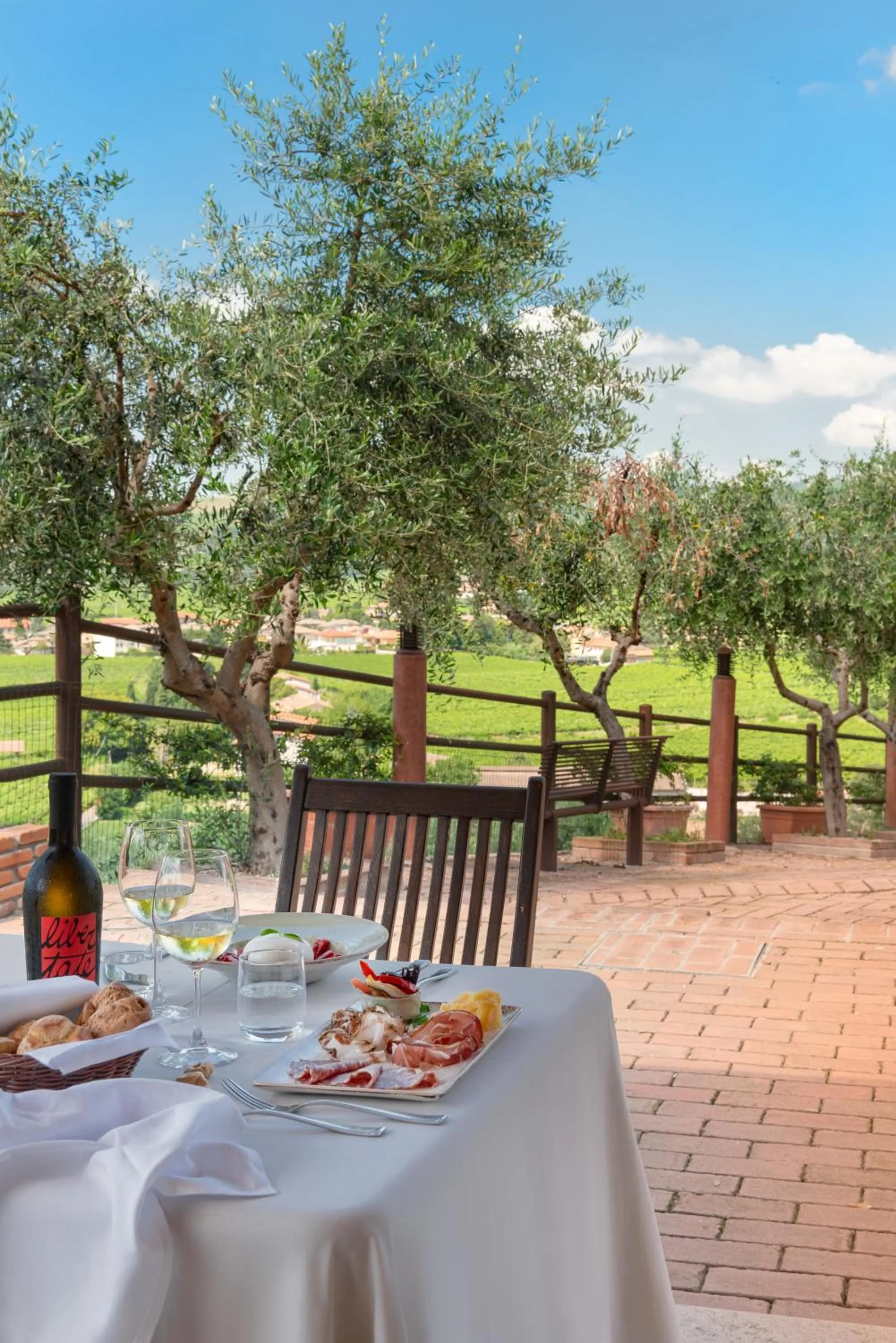 Restaurant/places to eat in Sporting Hotel San Felice