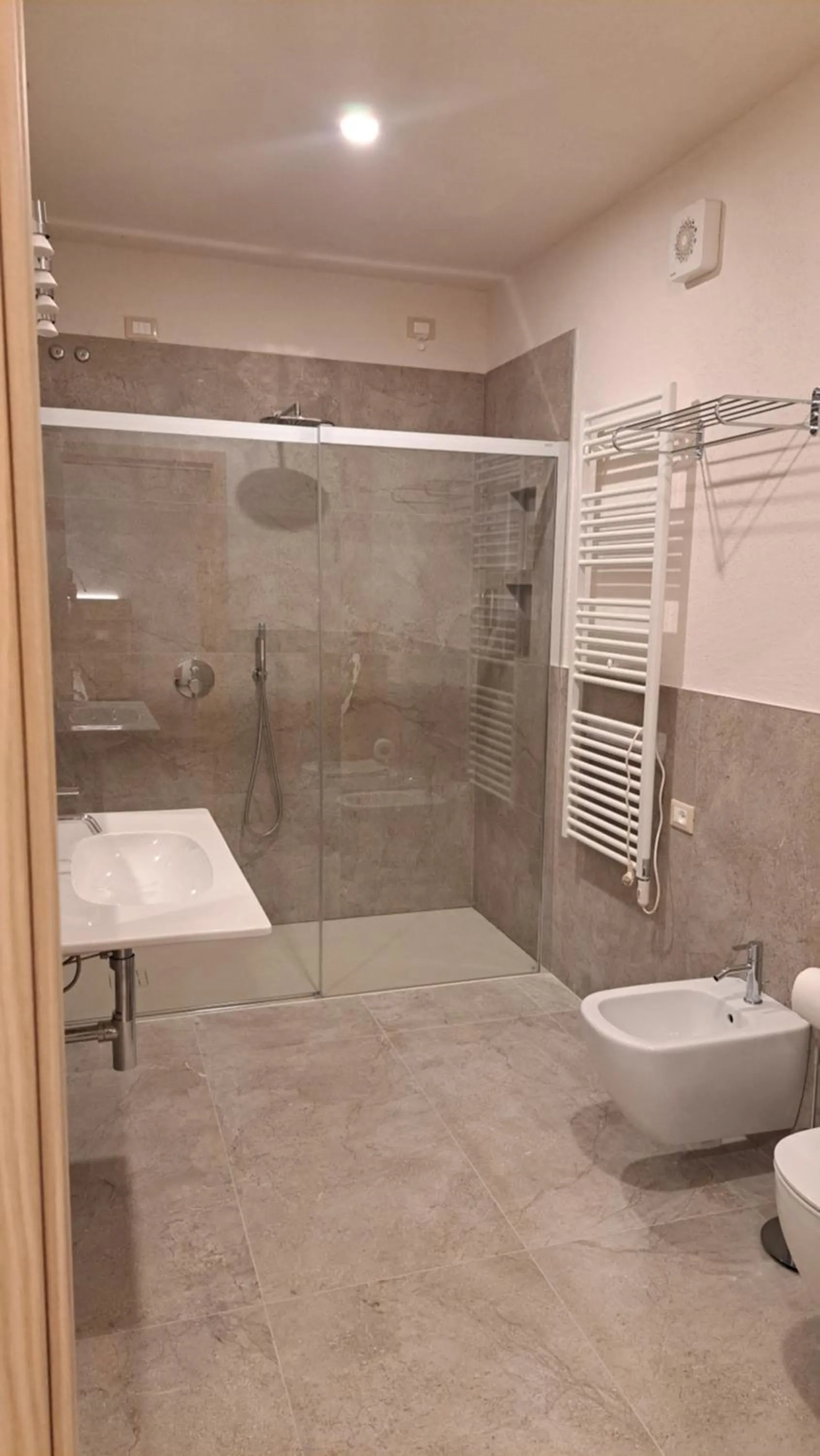 Shower in Sporting Hotel San Felice