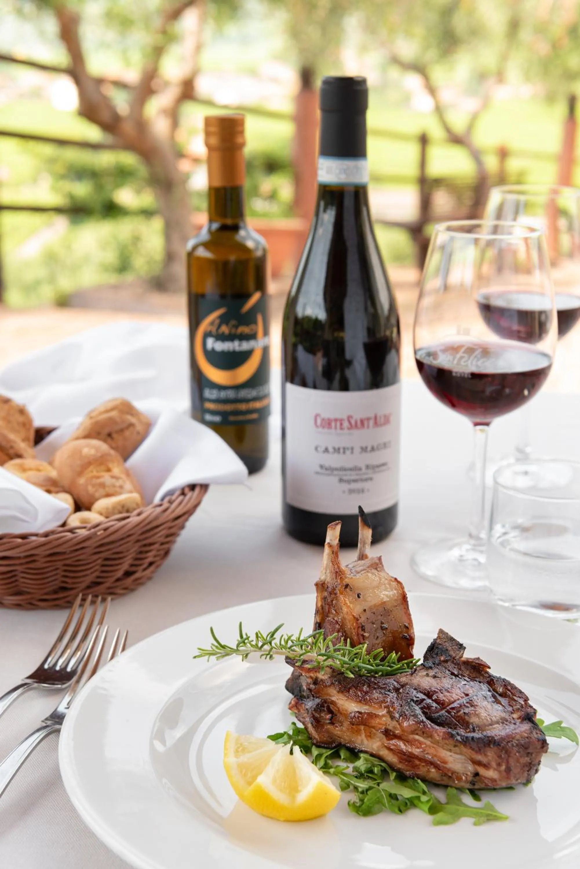 Restaurant/places to eat in Sporting Hotel San Felice