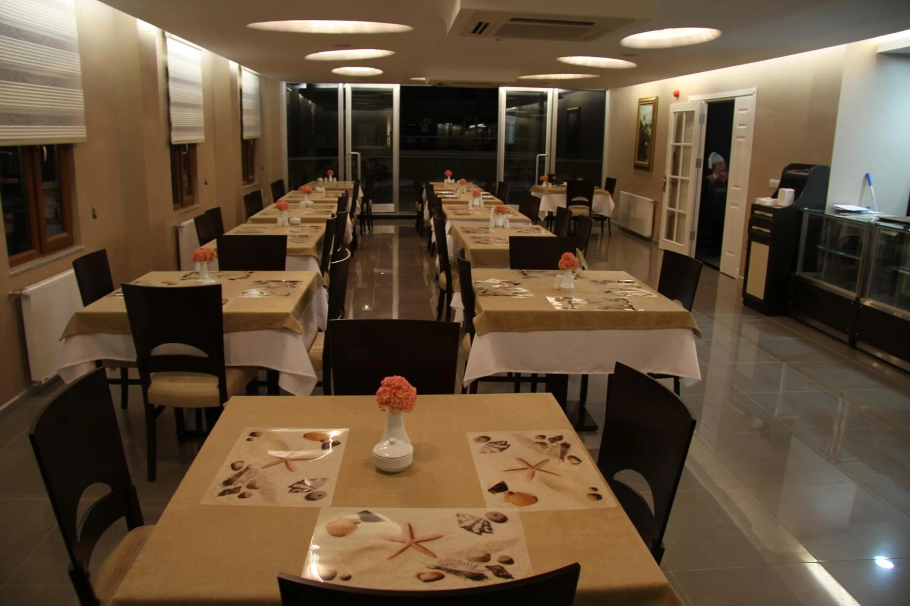 Restaurant/places to eat in Solis Hotel
