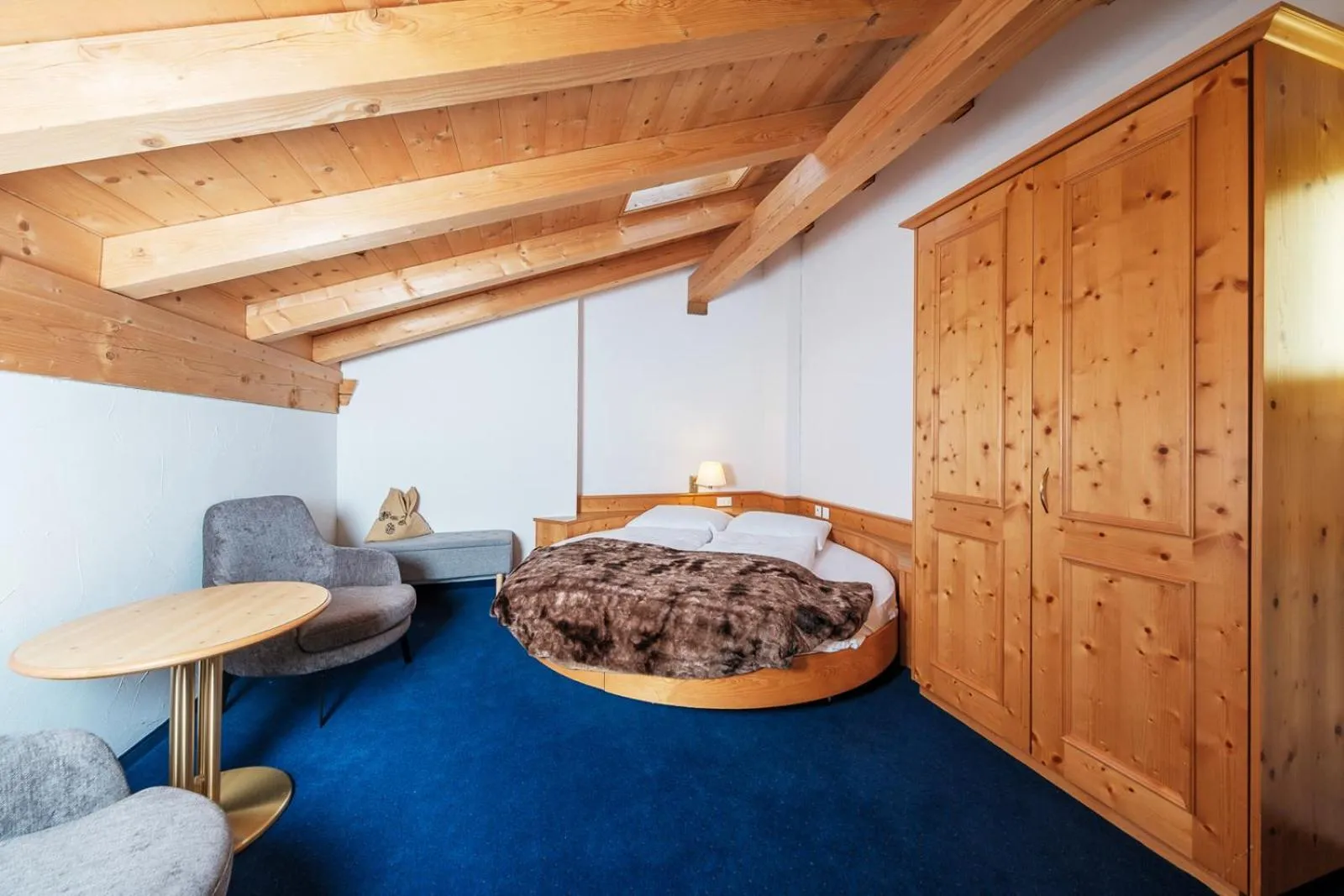 Bedroom, Bed in Hotel Bünda Davos