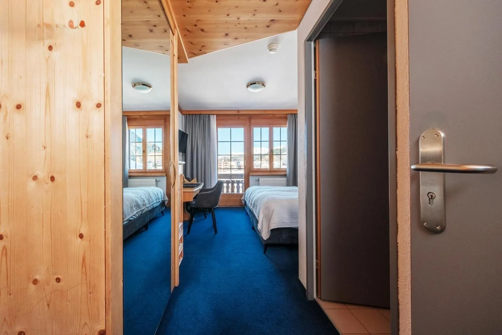 Bedroom, Bed in Hotel Bünda Davos