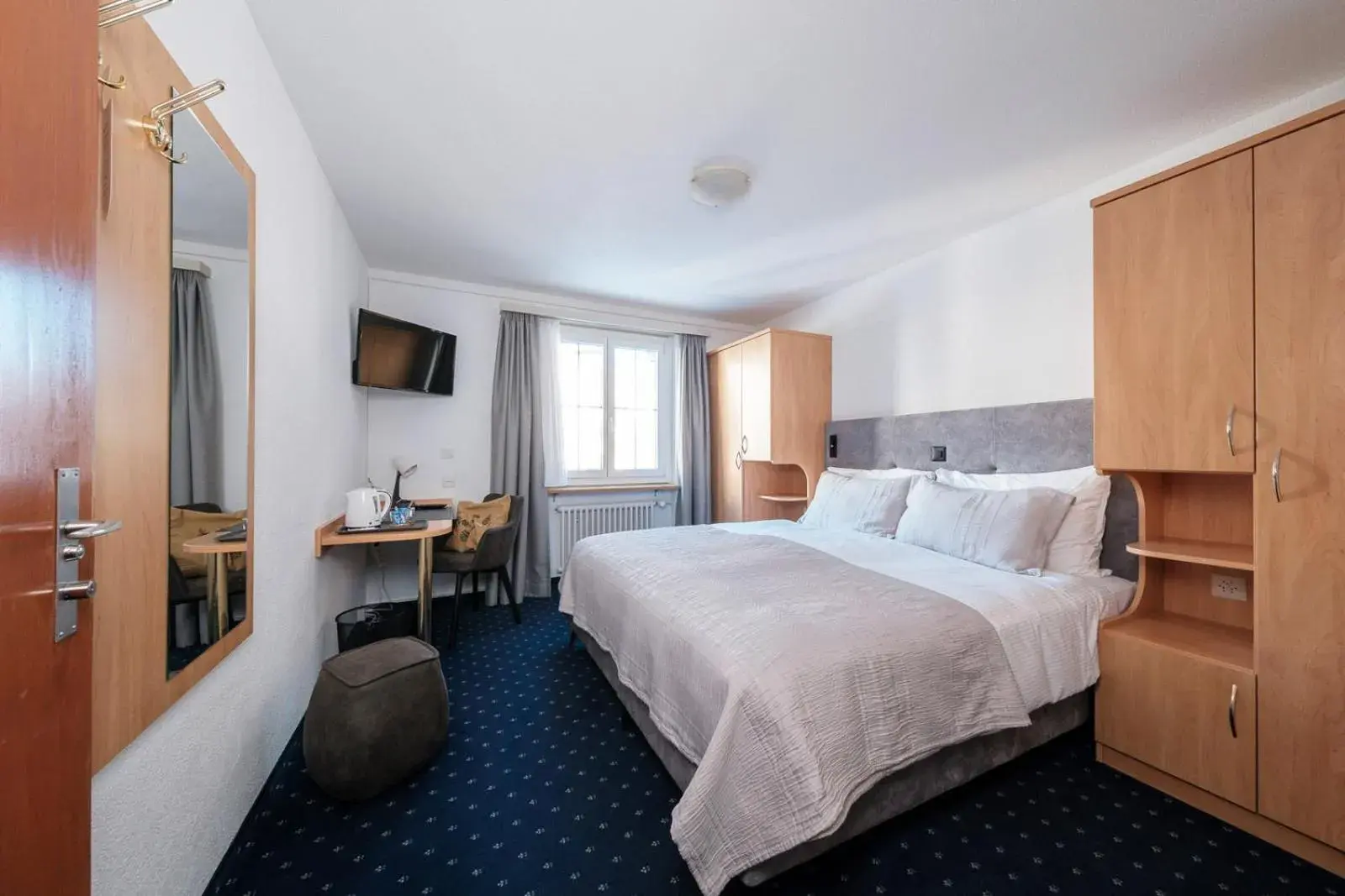 Budget Double Room - single occupancy in Hotel Bünda Davos Budget Double Room - single occupancy in Hotel Bünda Davos