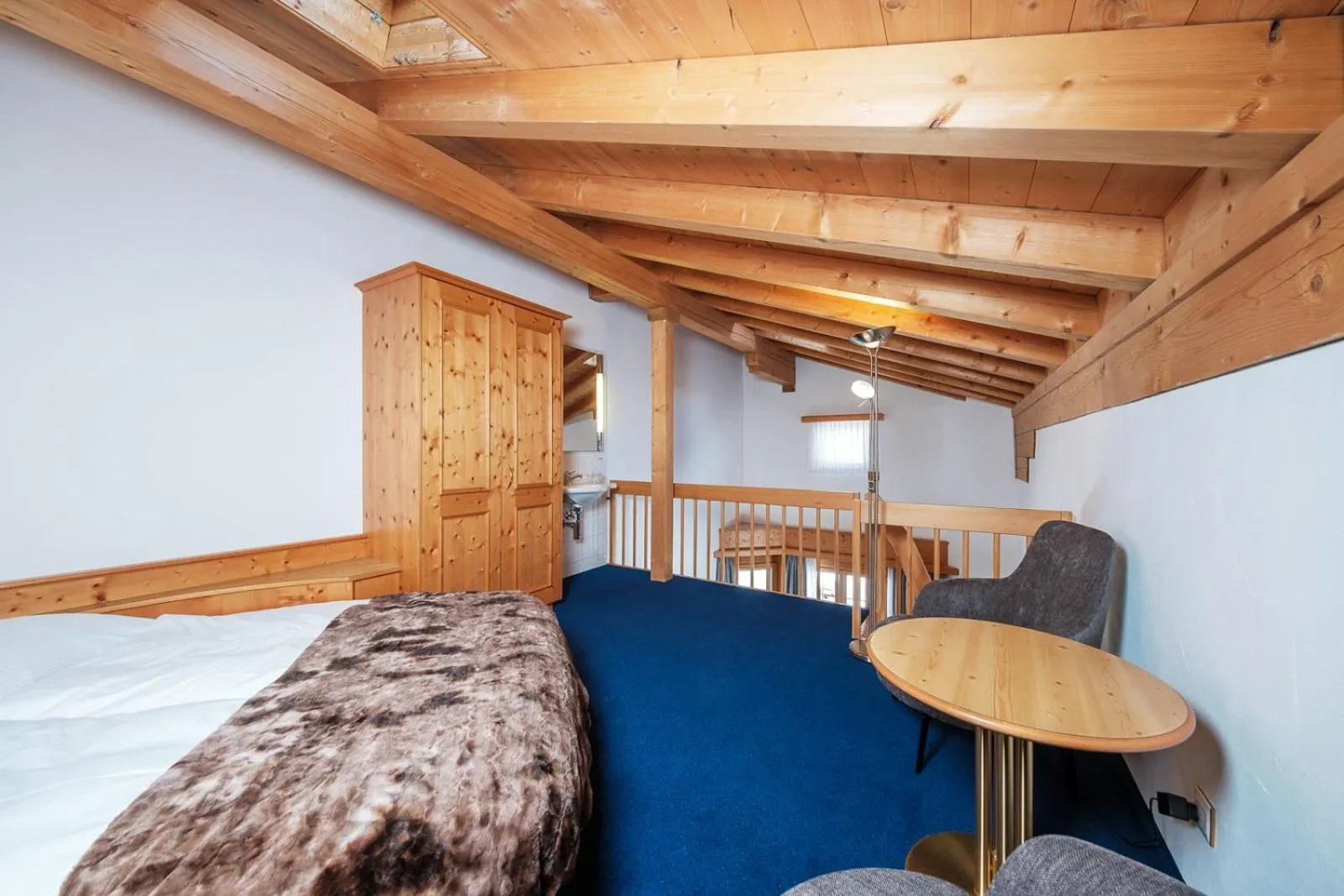 Bedroom, Bed in Hotel Bünda Davos