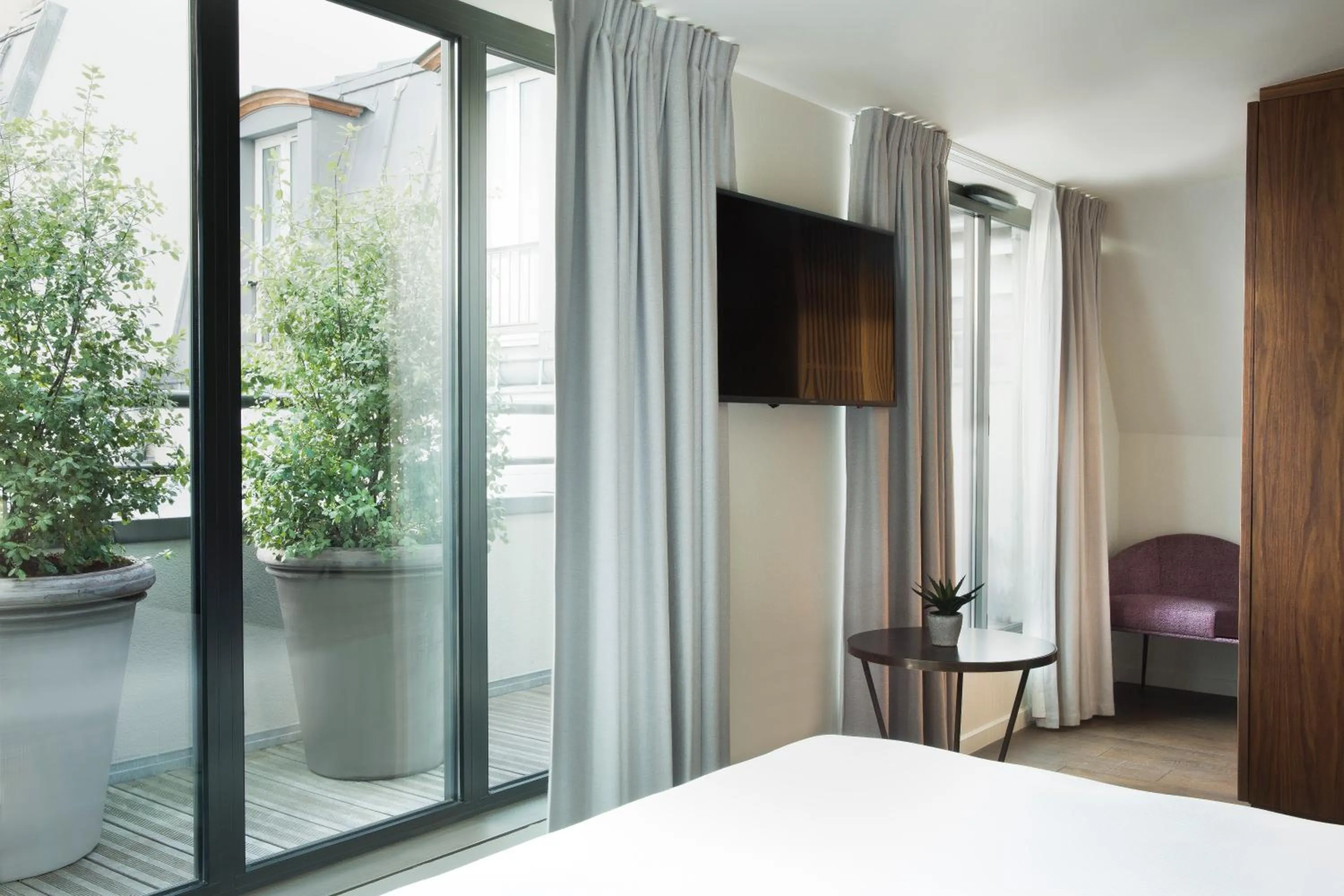 Bedroom, Bed in Maison Bréguet