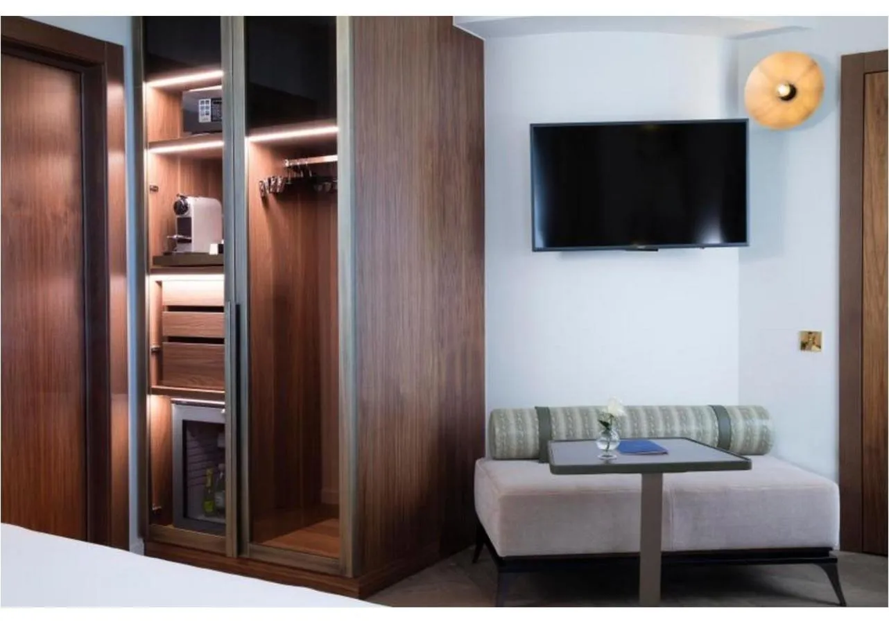 Seating area in Maison Bréguet