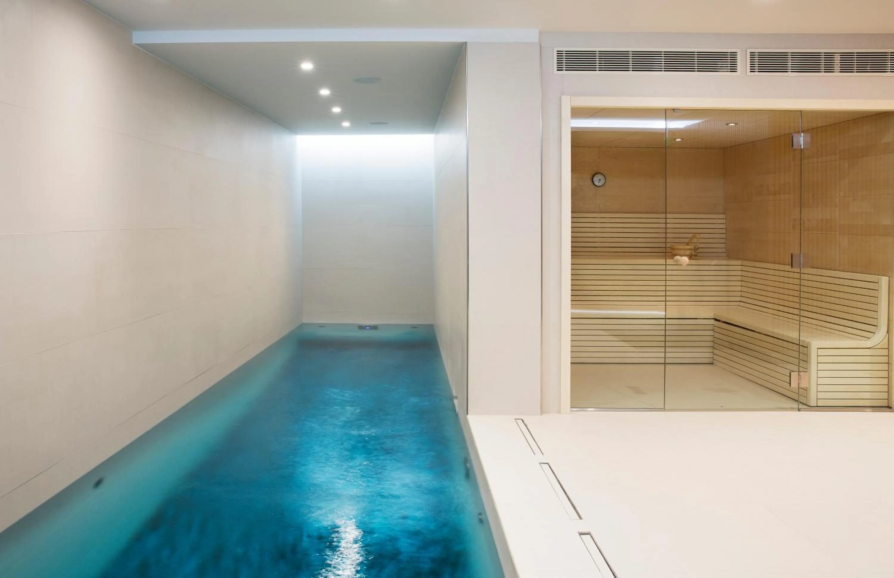 Swimming pool in Maison Bréguet