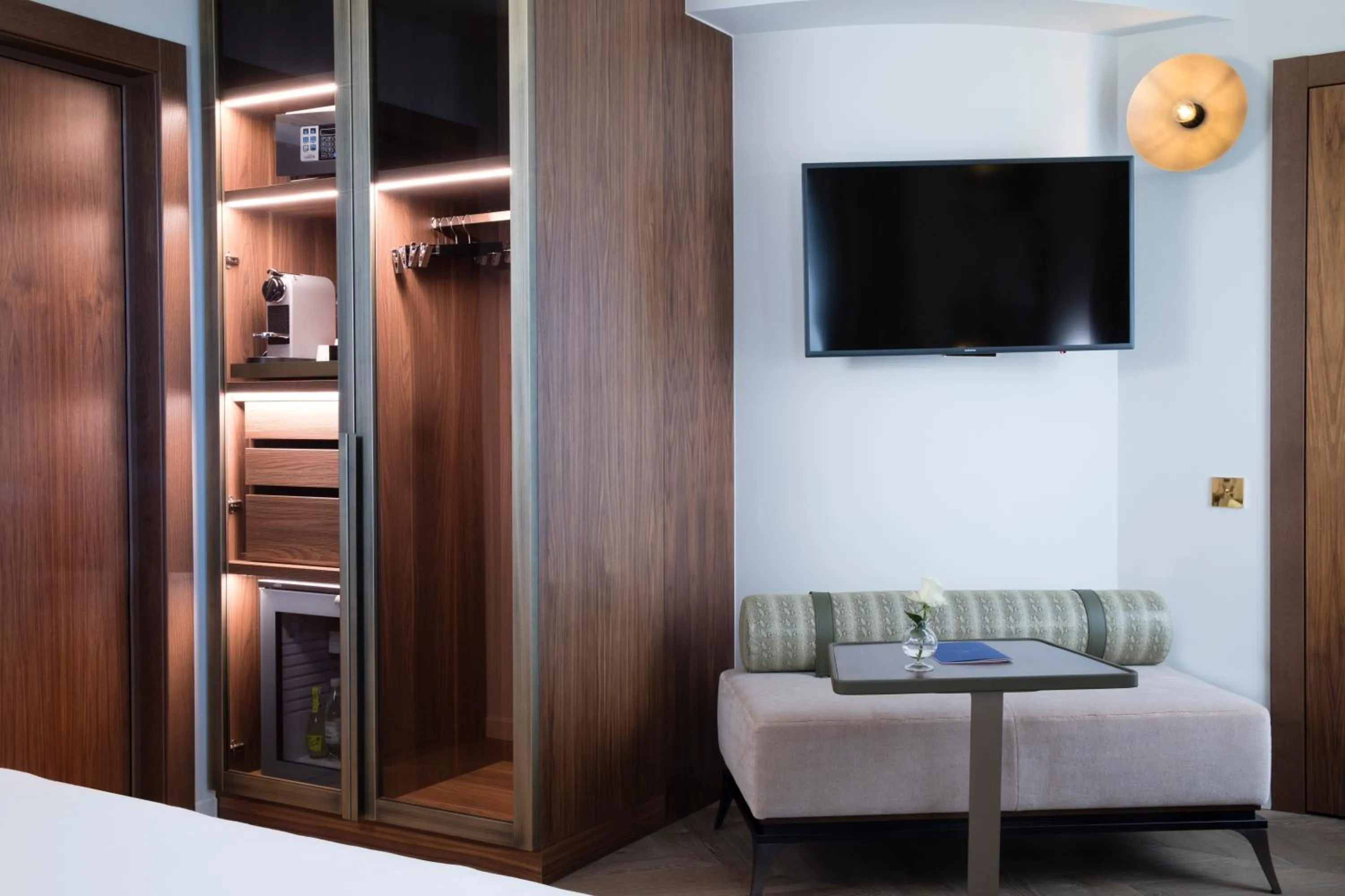 Bedroom, Bed in Maison Bréguet