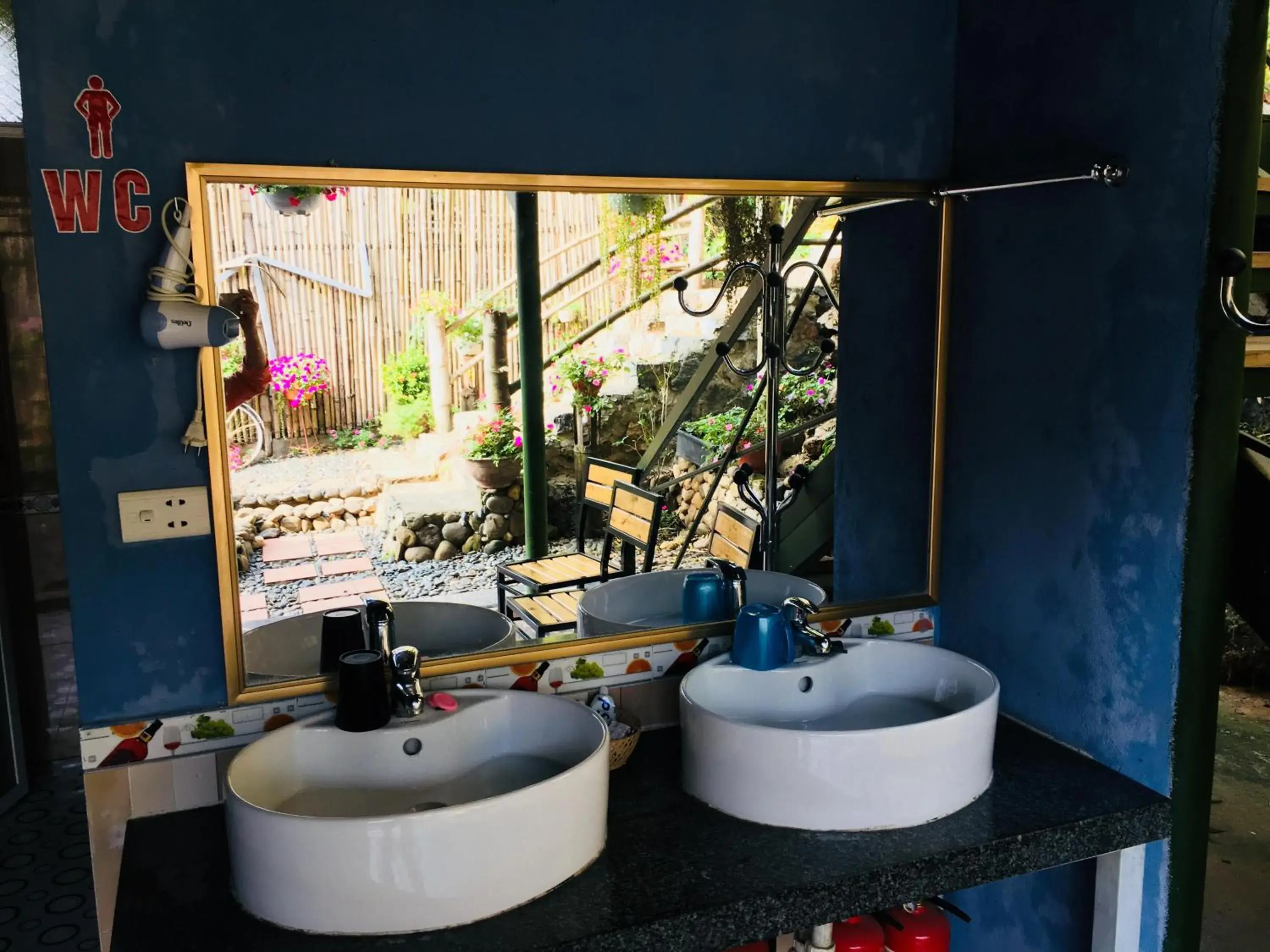 Quadruple Room with Shared Bathroom in Green Hill Hostel & Tour Quadruple Room with Shared Bathroom in Green Hill Hostel & Tour