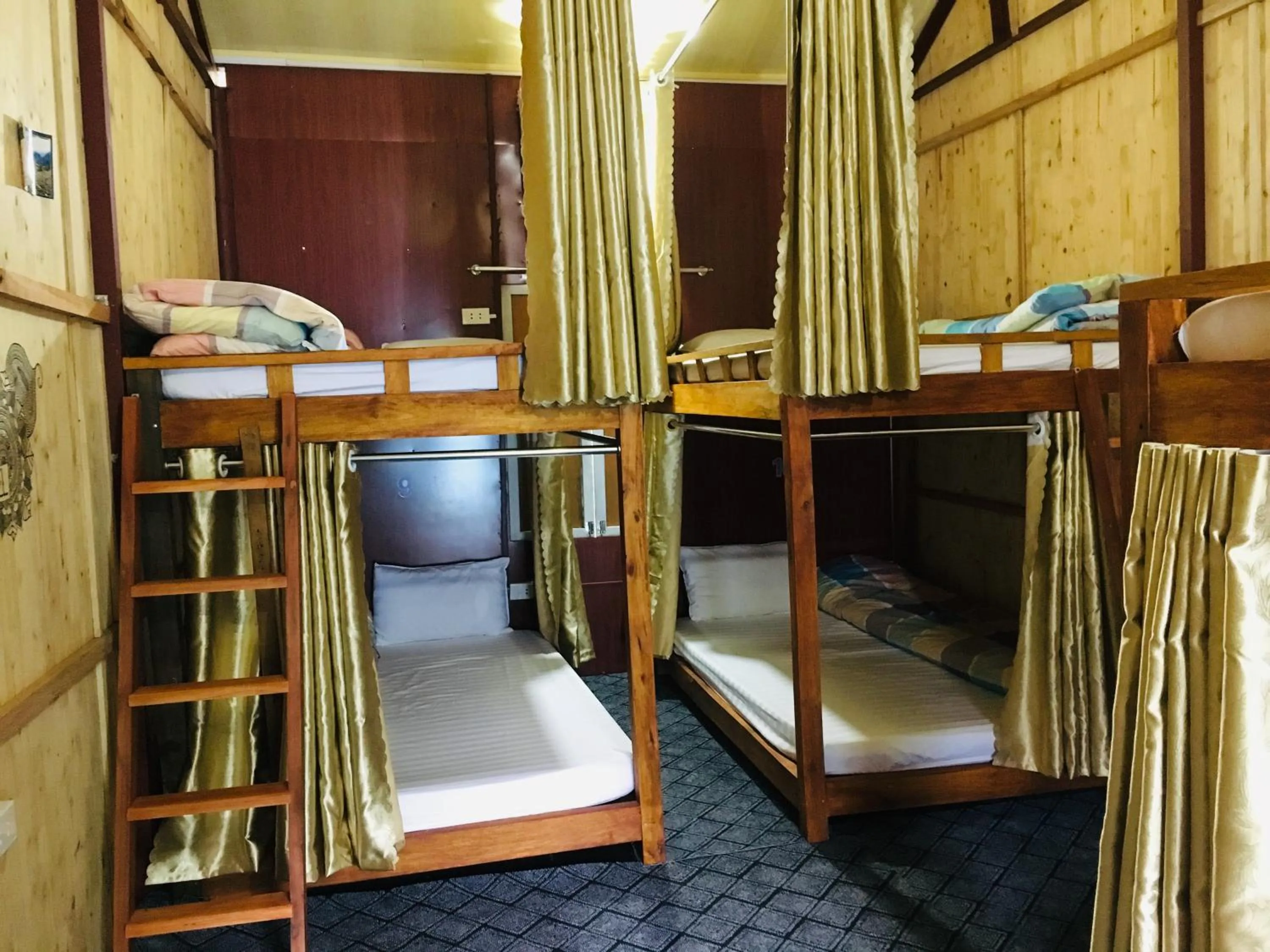 bunk bed, Bed in Green Hill Hostel & Tour