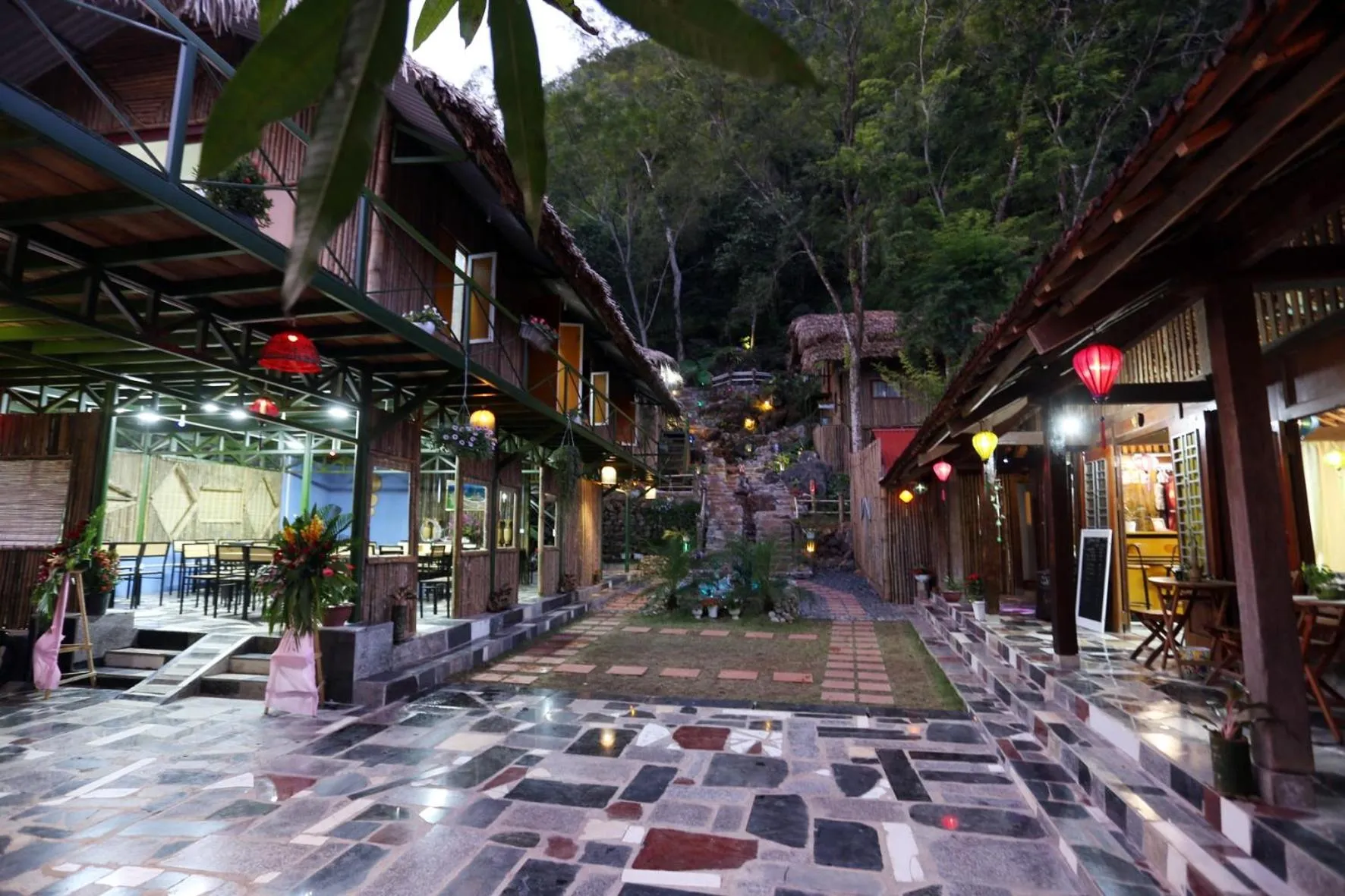 Patio in Green Hill Hostel & Tour