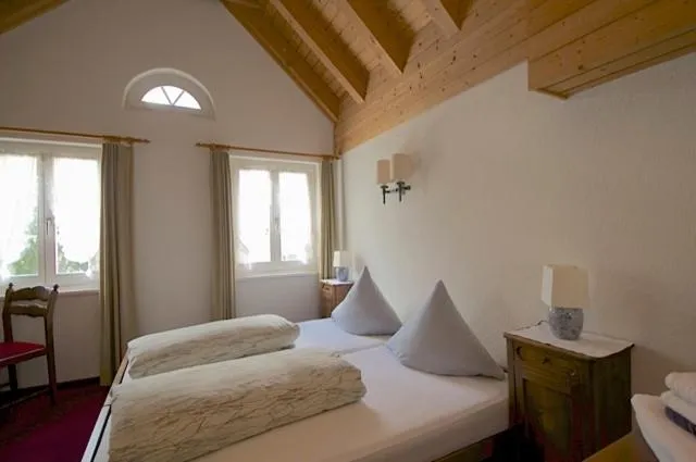 Bed in Gasthaus Skiklub