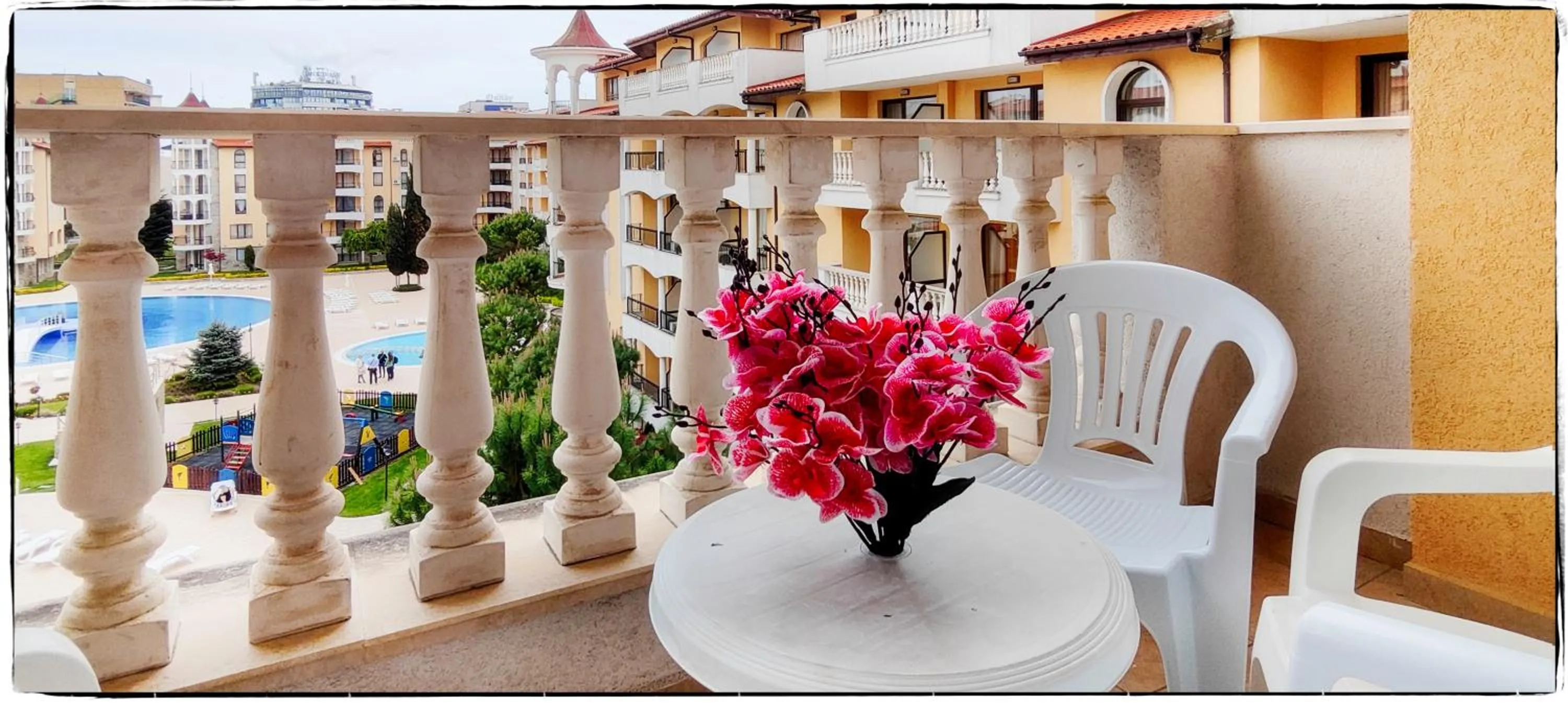 Balcony/Terrace in Royal Sun Apartments