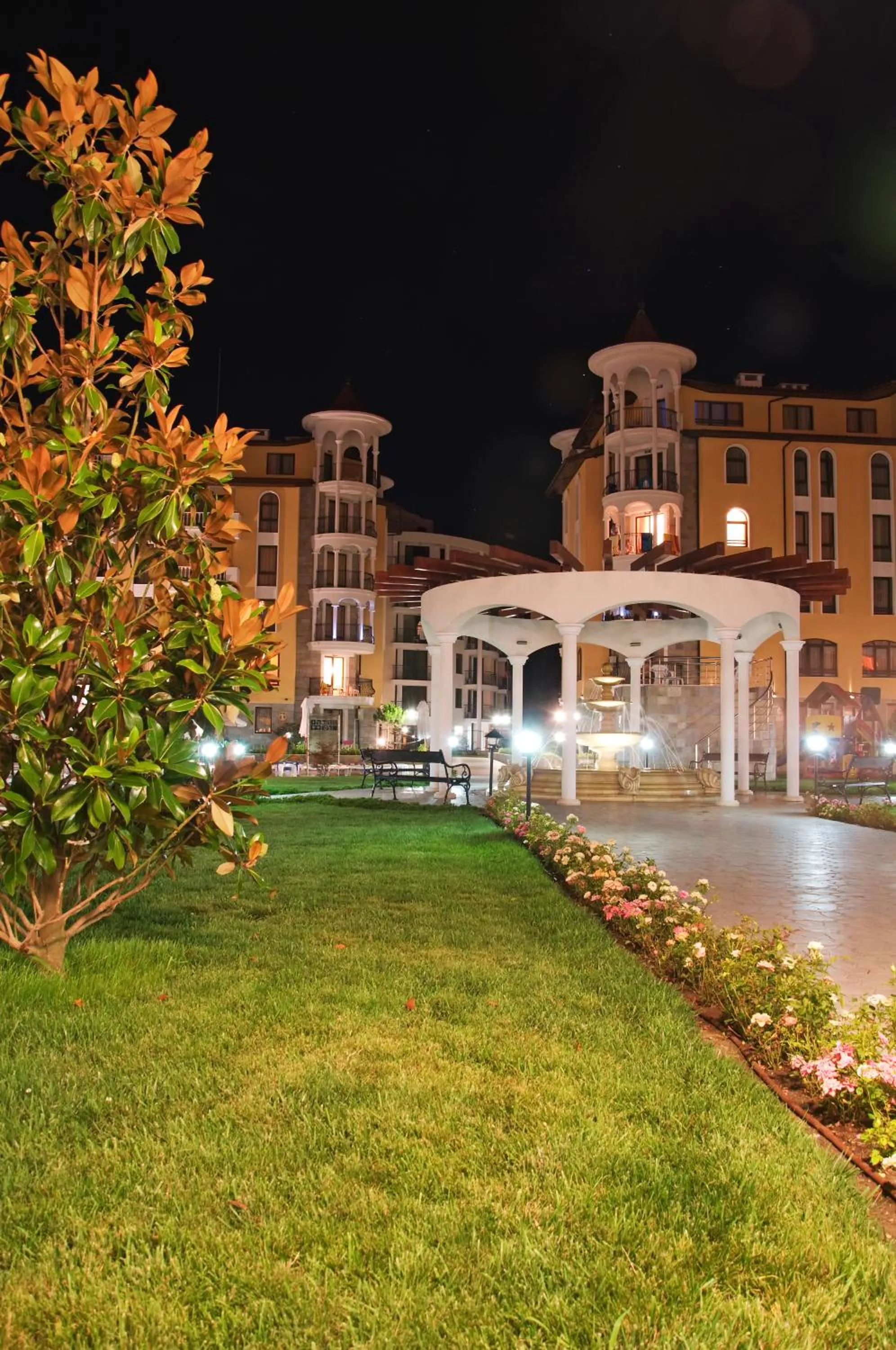 Garden in Royal Sun Apartments