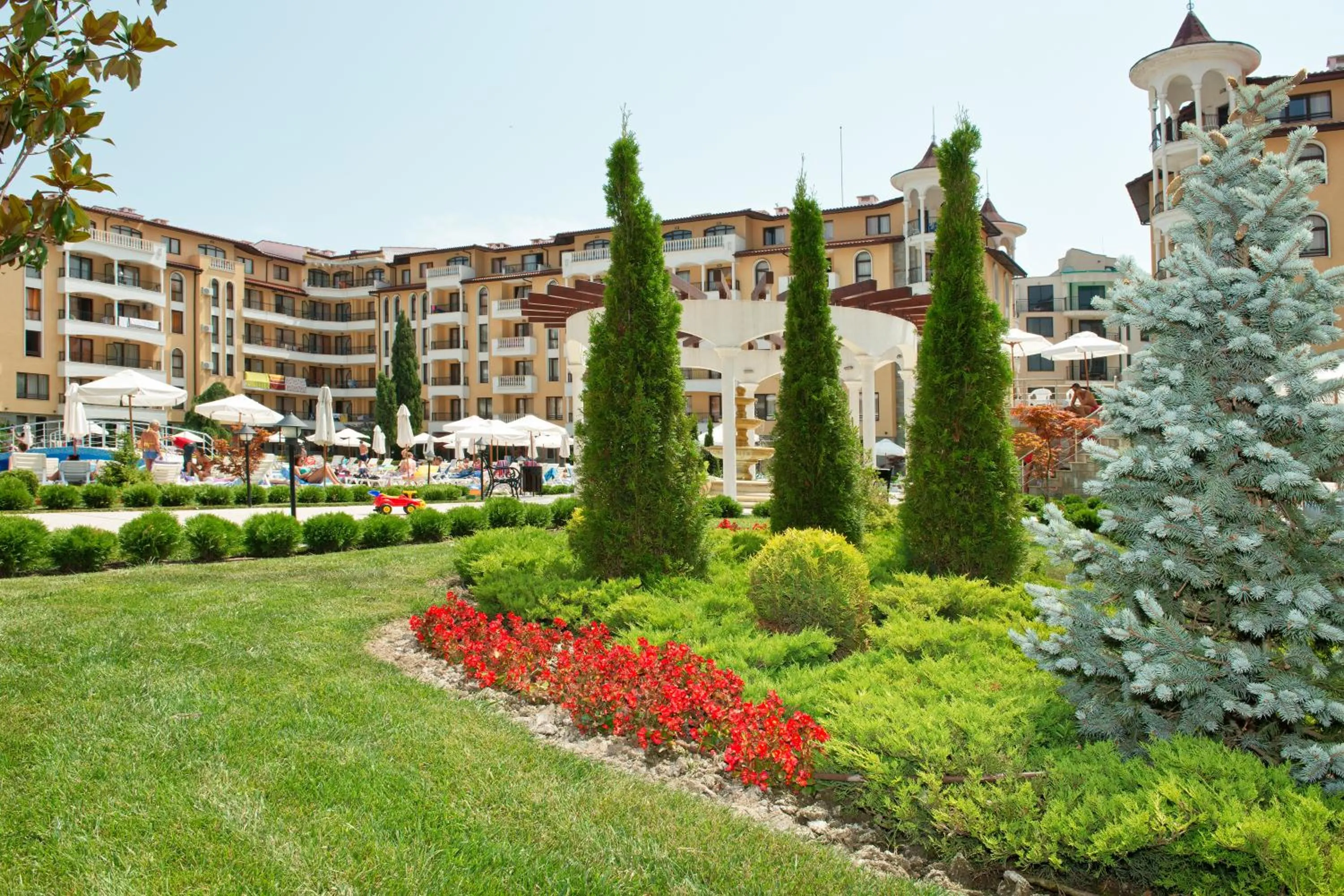 Garden in Royal Sun Apartments