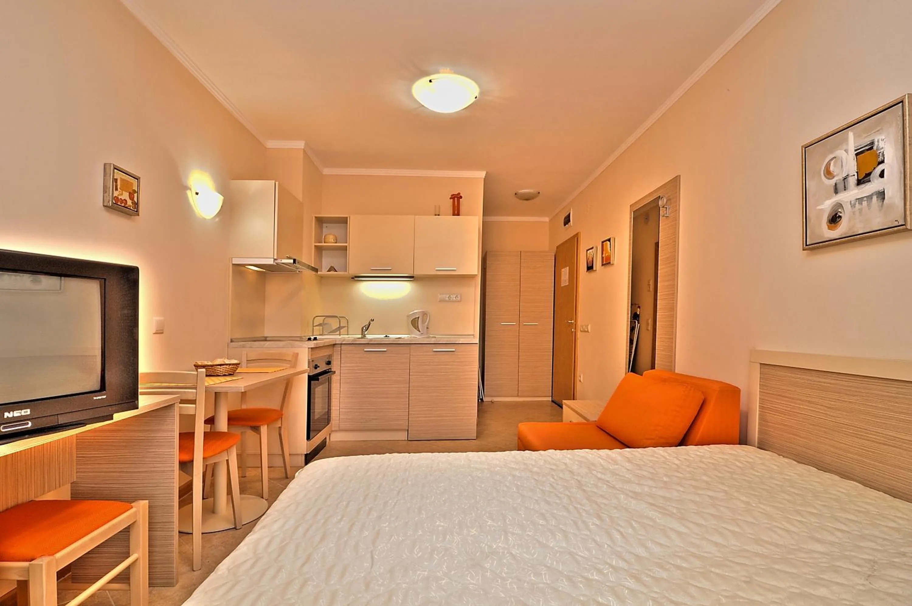 Photo of the whole room, Bed in Royal Sun Apartments