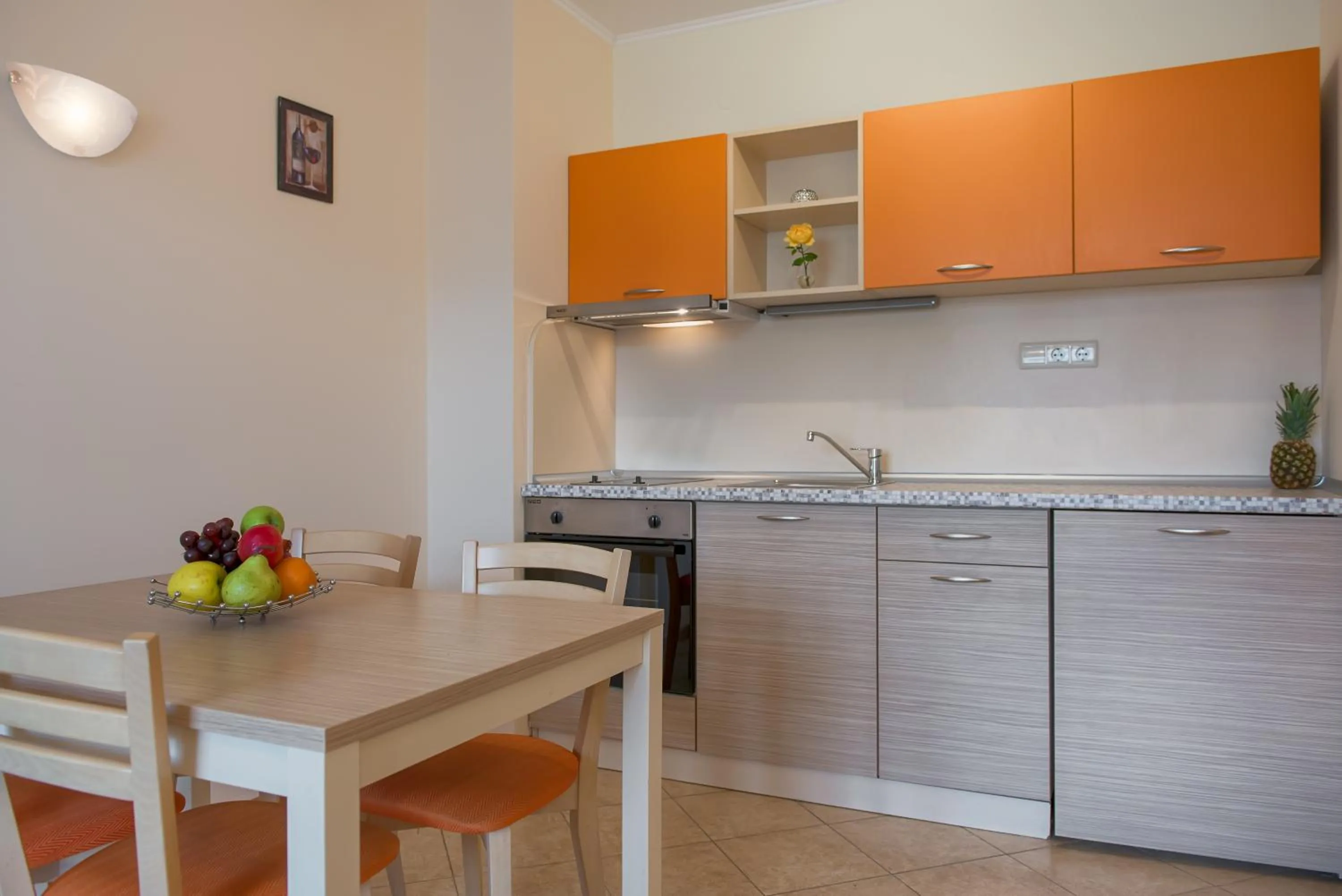 Kitchen or kitchenette in Royal Sun Apartments