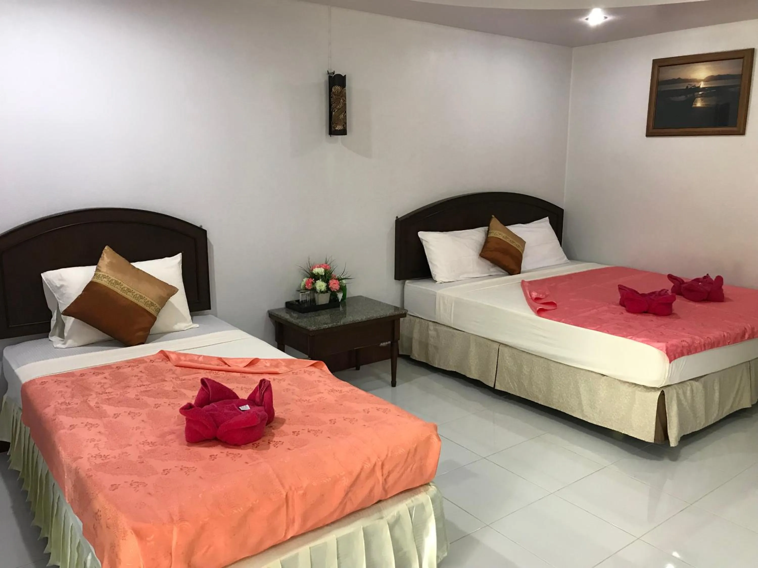 Bedroom, Bed in Season Bungalow