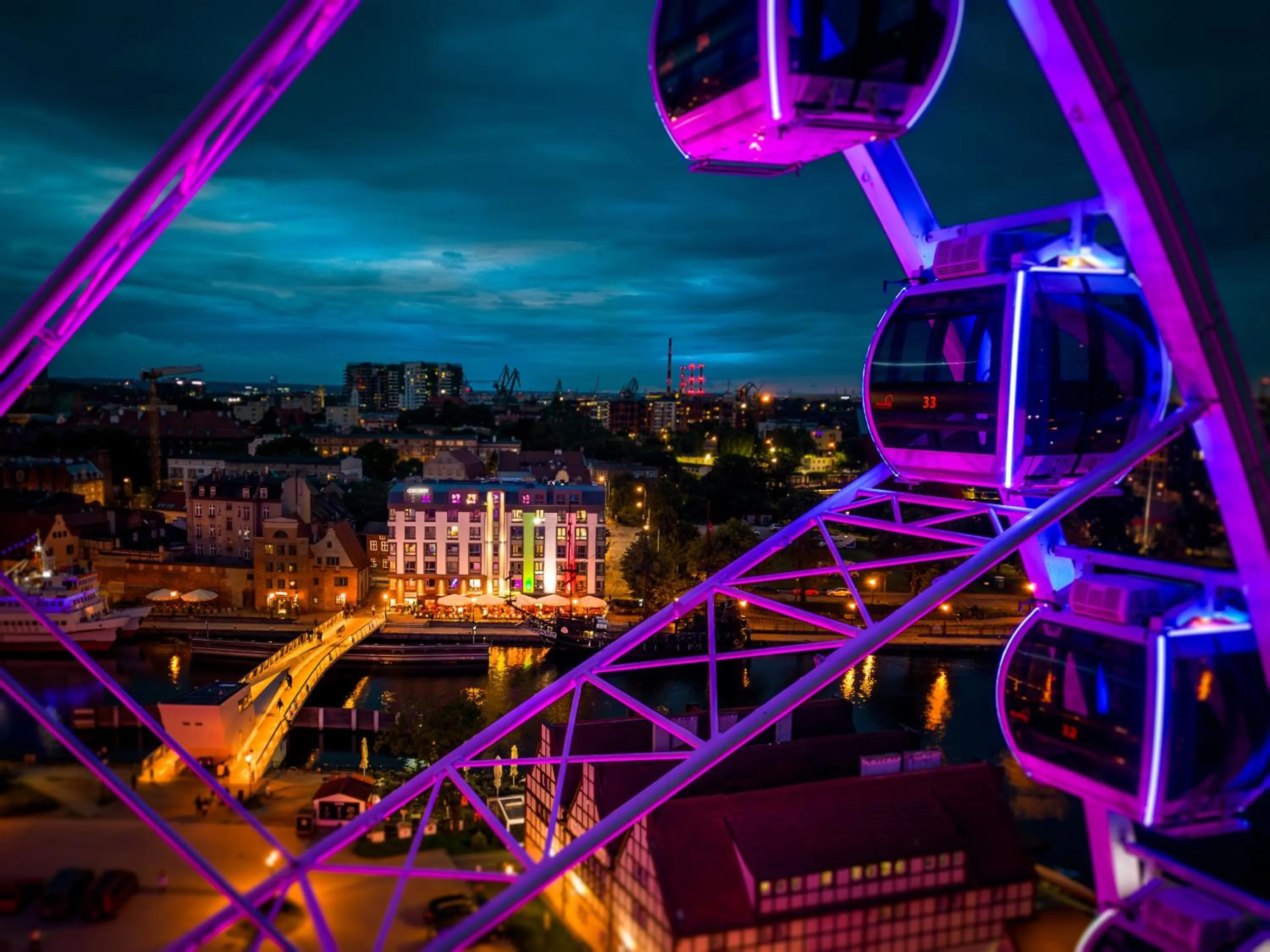 Property building in Chrobry Apartamenty Gdańsk Grodzka 10