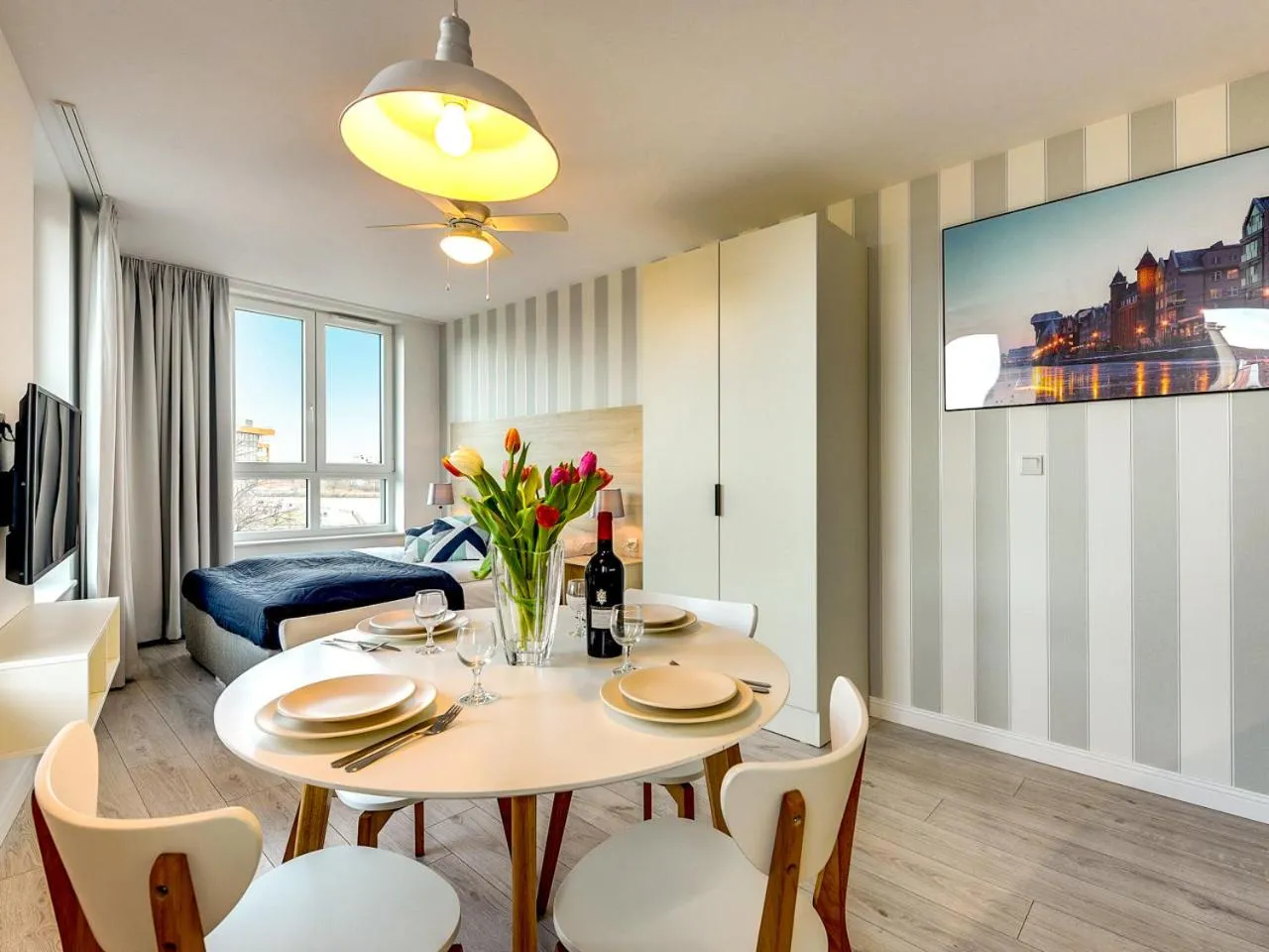 TV and multimedia in Chrobry Apartamenty Gdańsk Grodzka 10