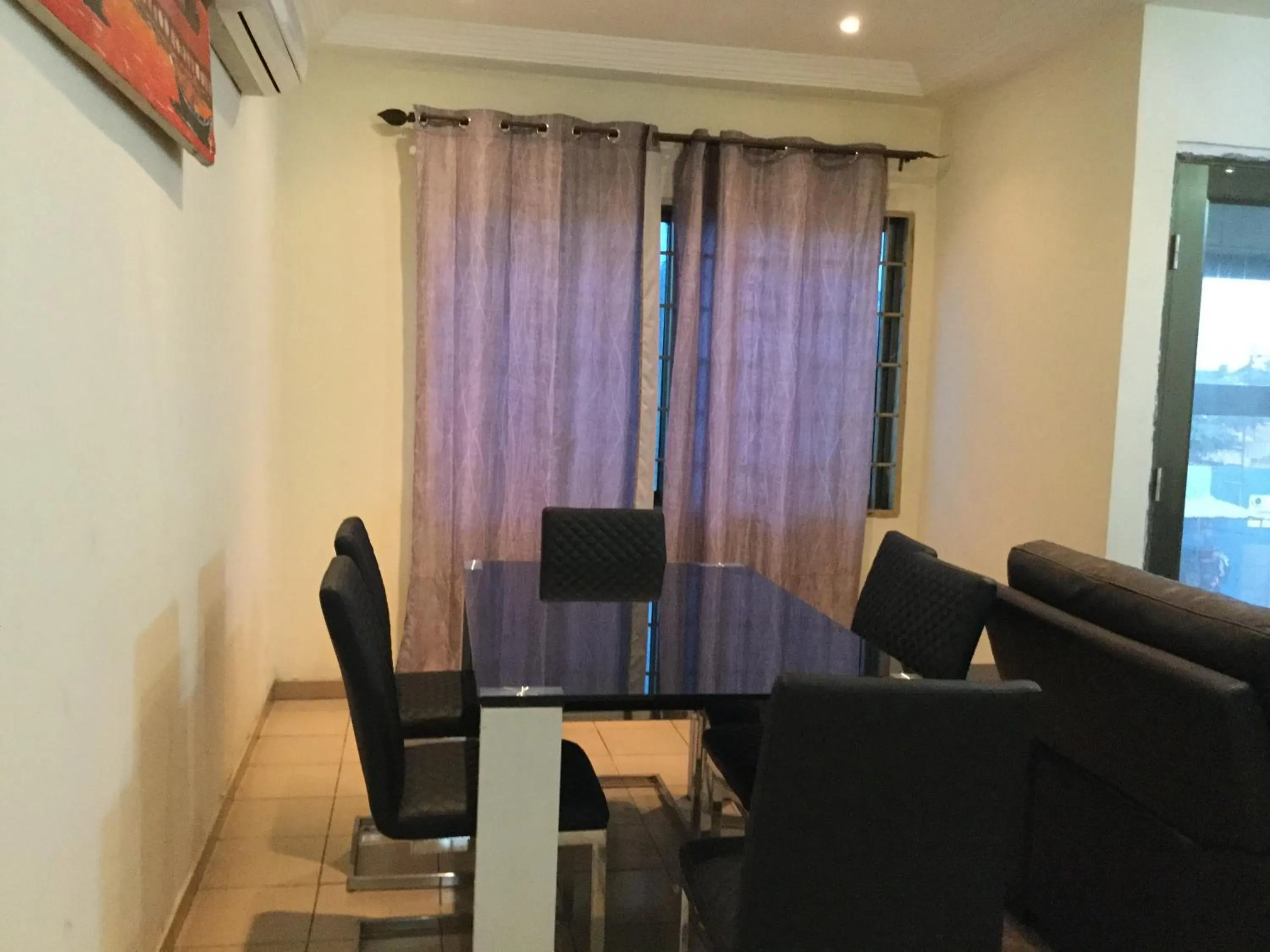 Communal lounge/ TV room in Julmarte