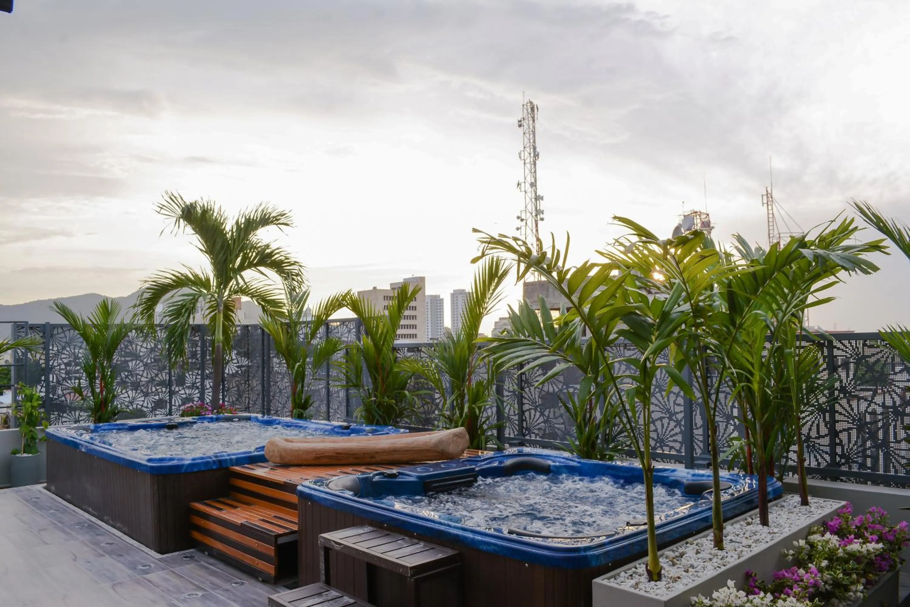 Hot Tub in Hotel Perla Suite Santa Marta