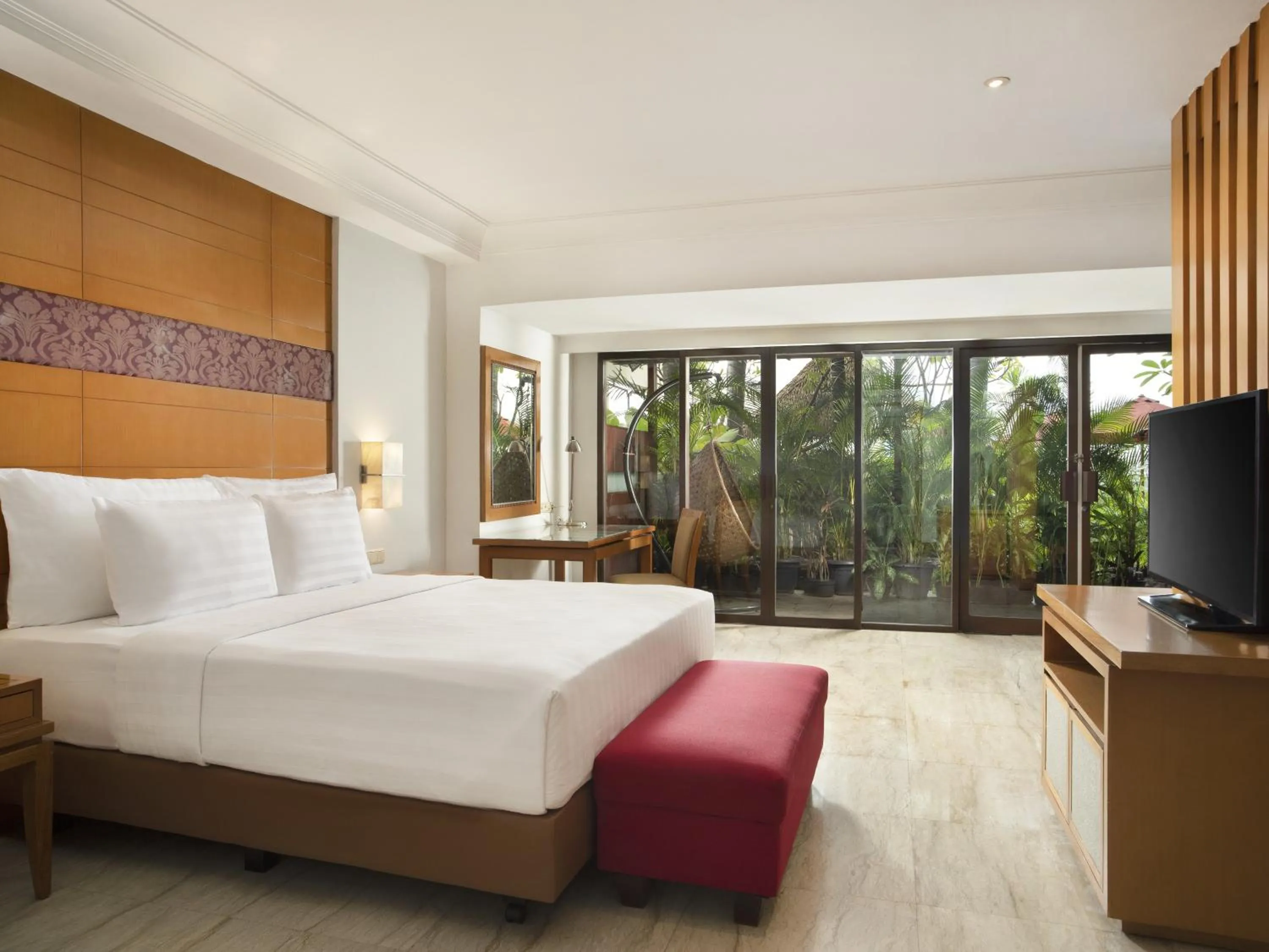 Bedroom, Bed in Hotel Ciputra Jakarta managed by Swiss-Belhotel International