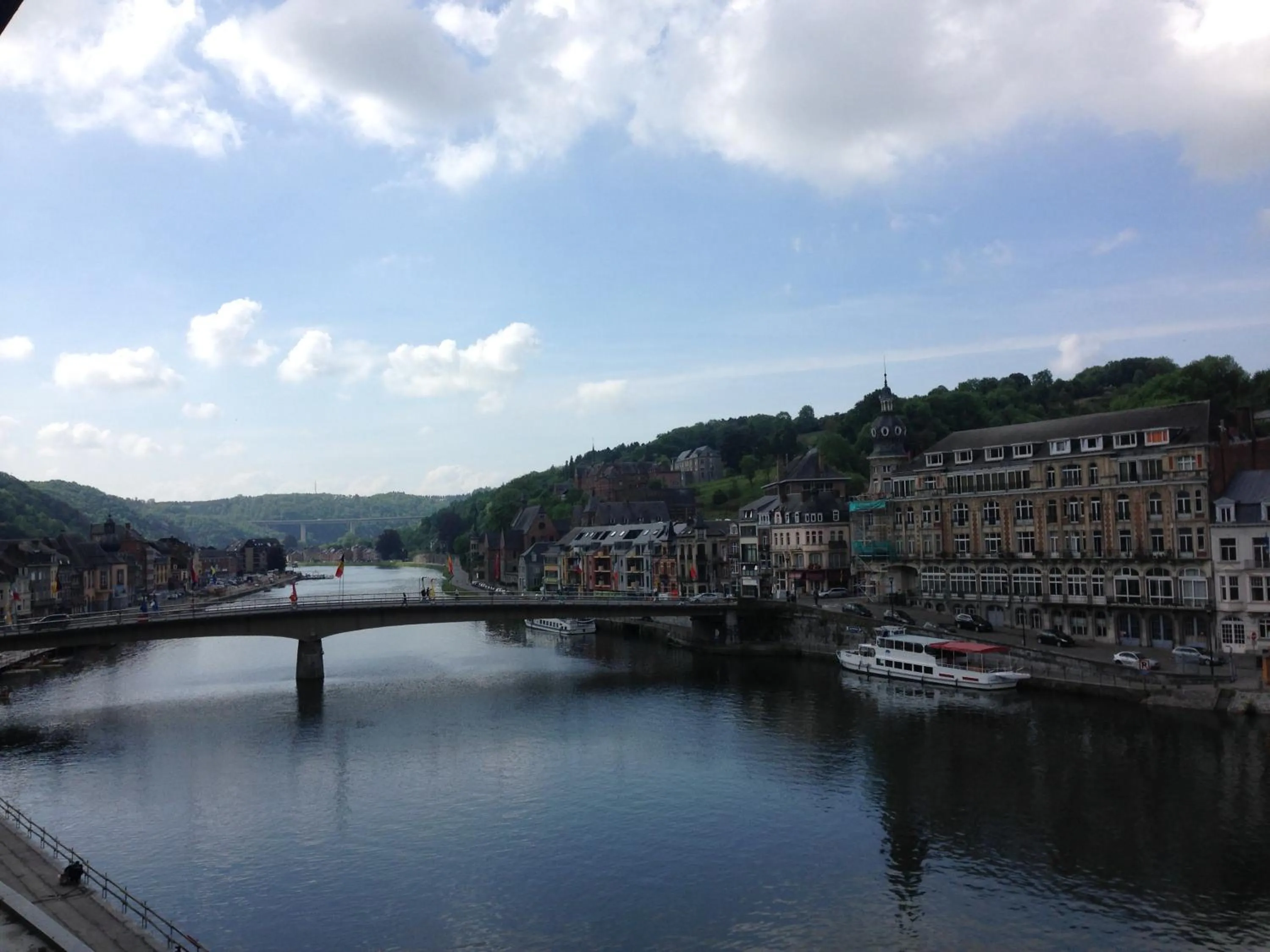 L'Inattendu "sur la croisette" Dinant centre