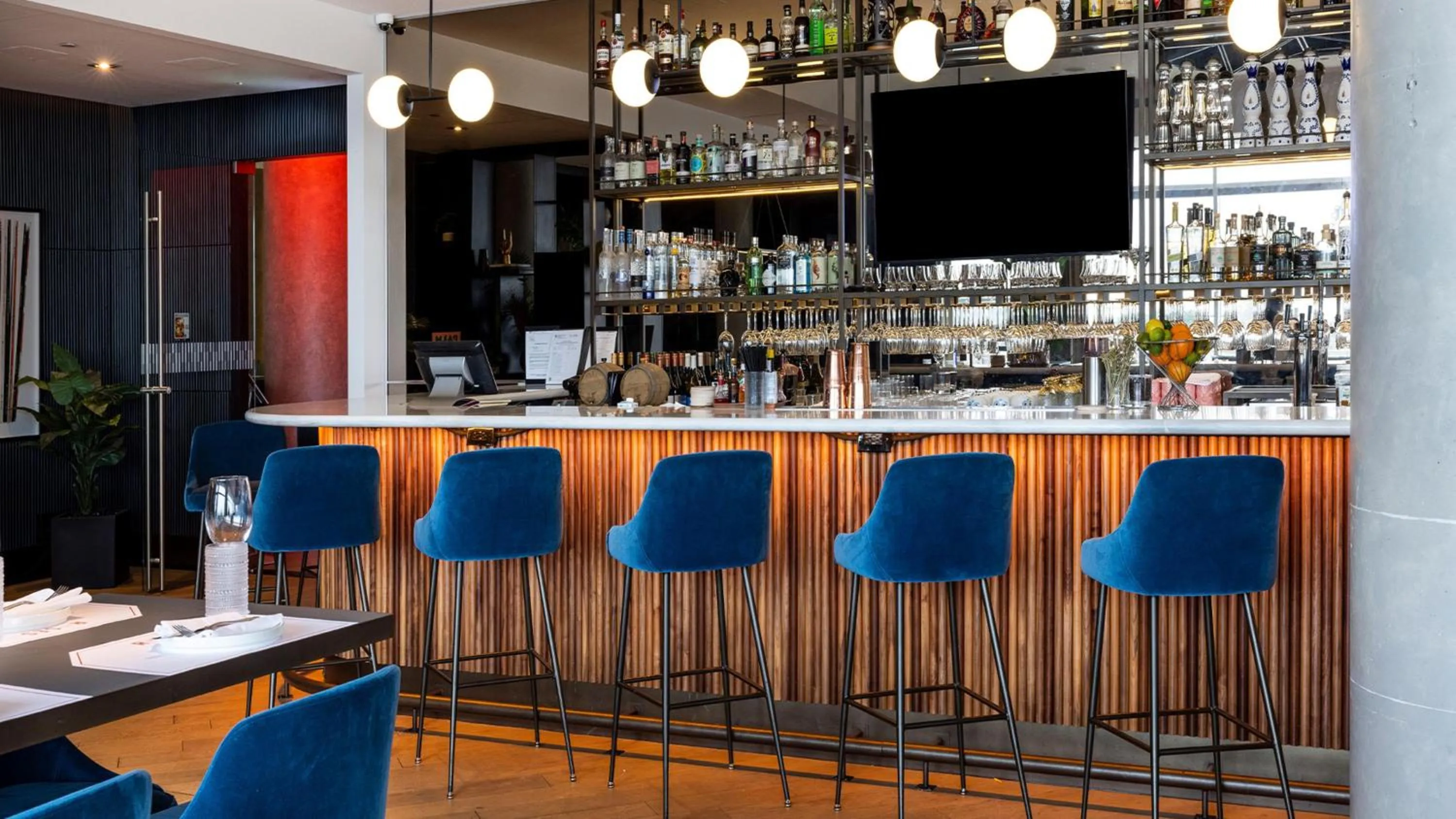 Restaurant/places to eat in Hotel X Toronto, a Destination by Hyatt Hotel