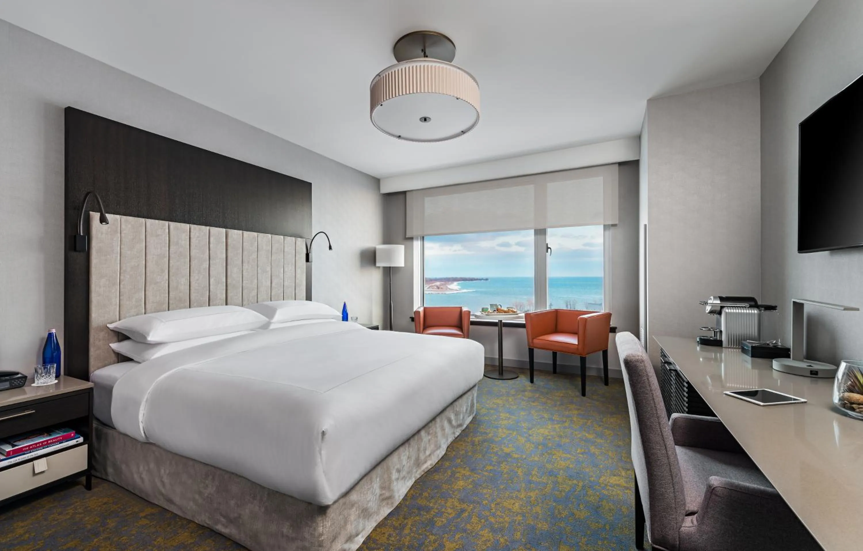 Bedroom, Bed in Hotel X Toronto, a Destination by Hyatt Hotel