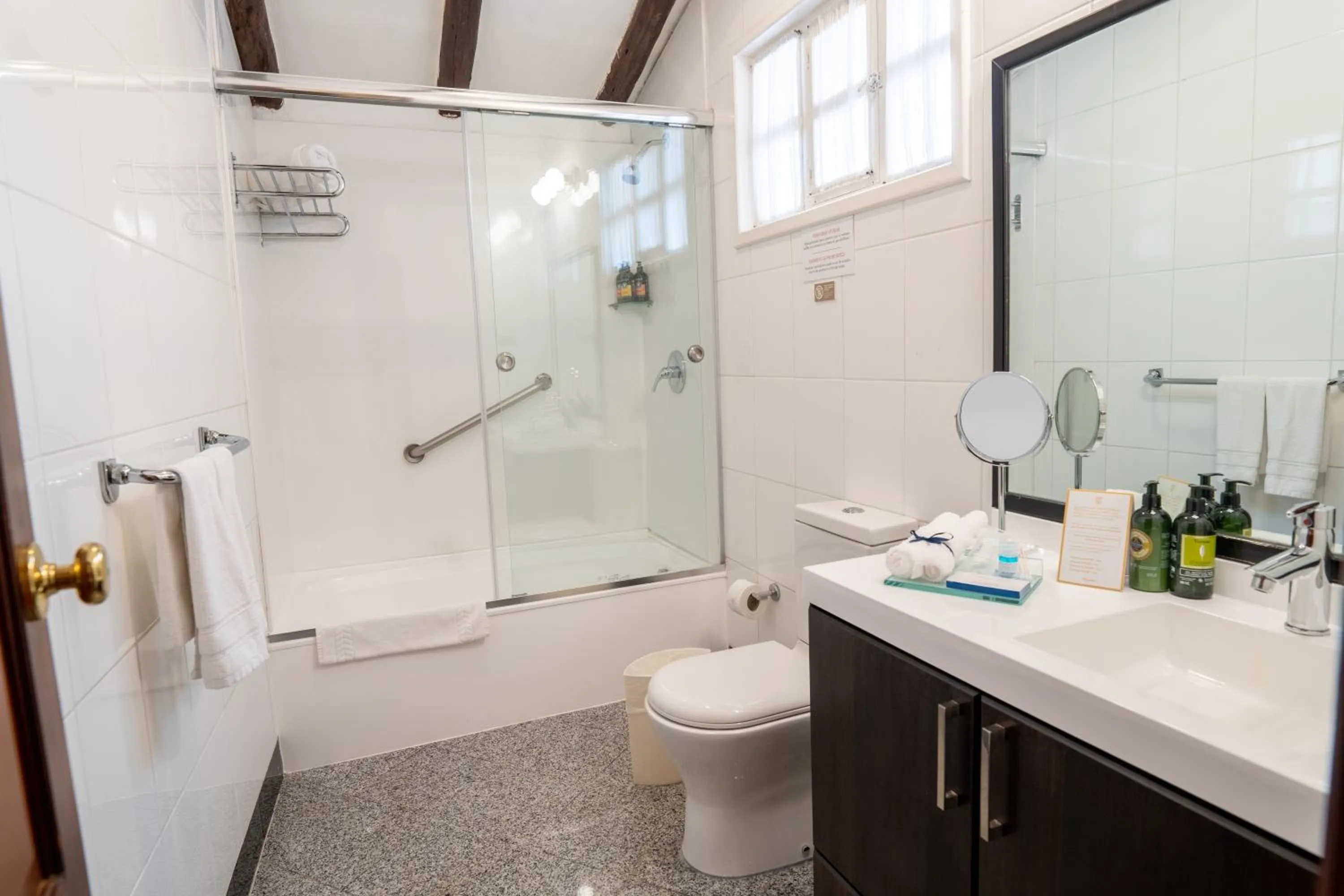 Shower in Hotel Boutique Santa Lucia