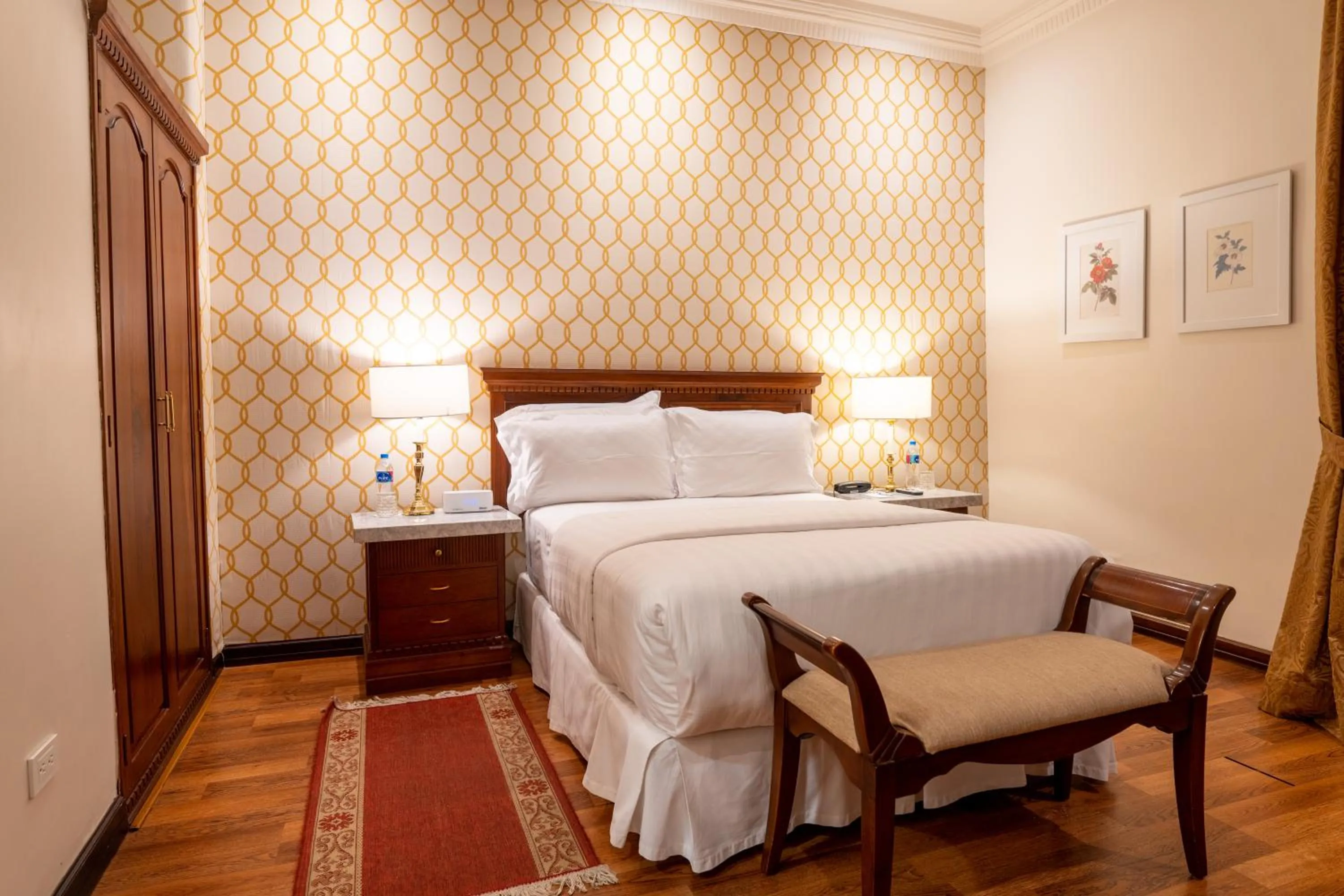 Seating area, Bed in Hotel Boutique Santa Lucia