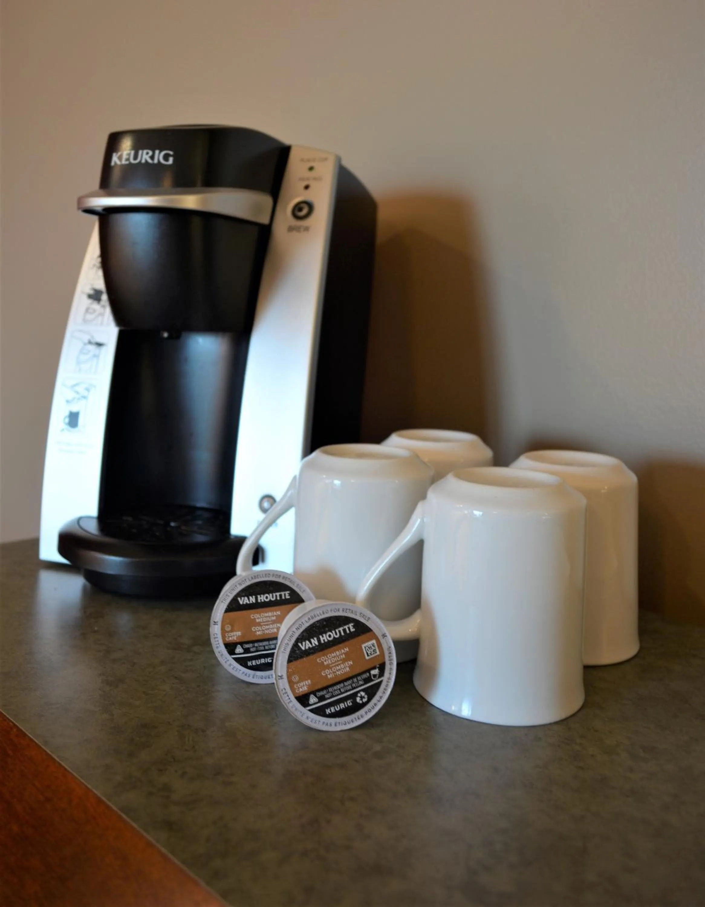 Coffee/tea facilities in Motel Quatre Saisons