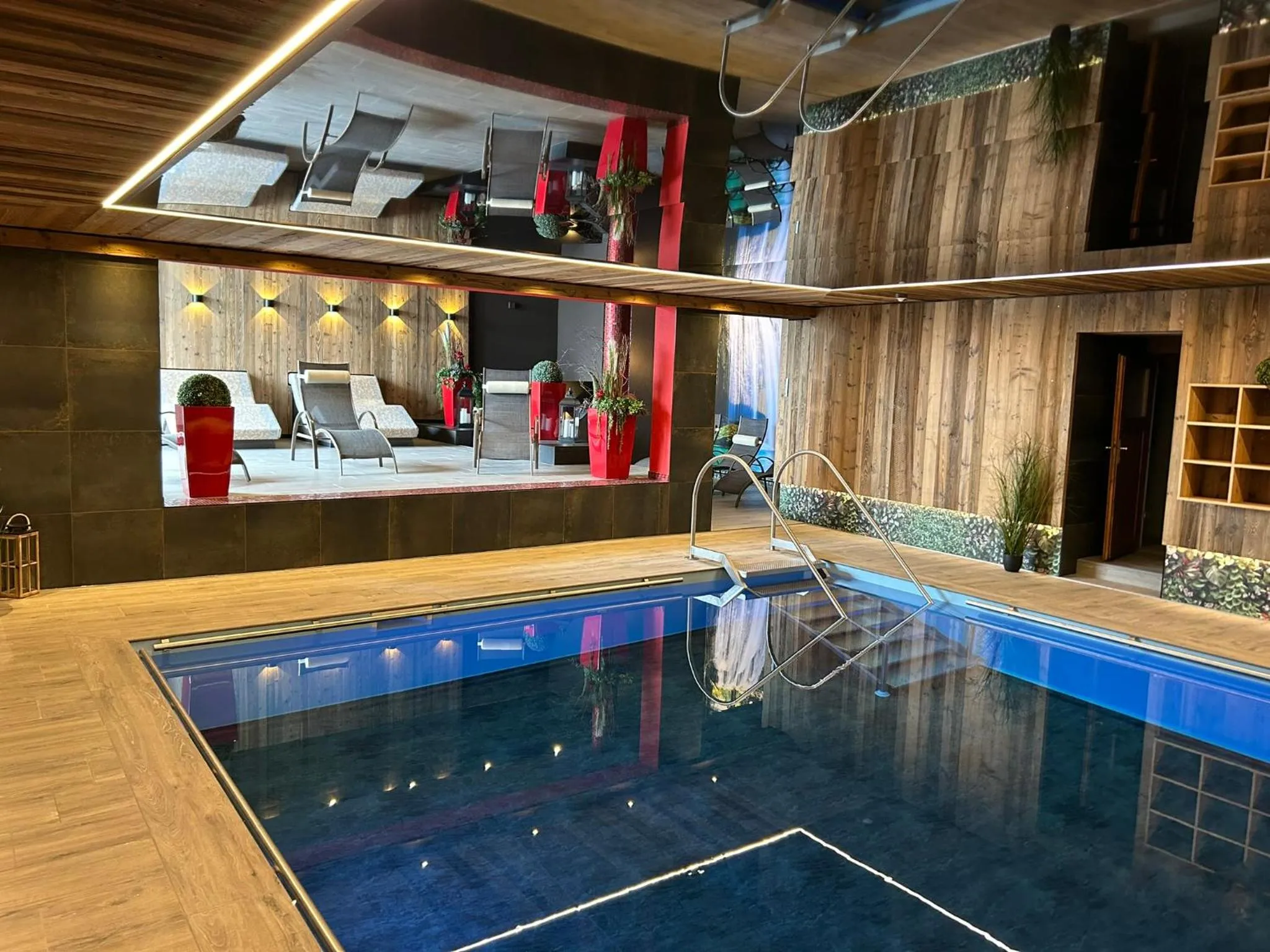 Swimming pool in Hotel Lohninger-Schober 3 Stern Superior