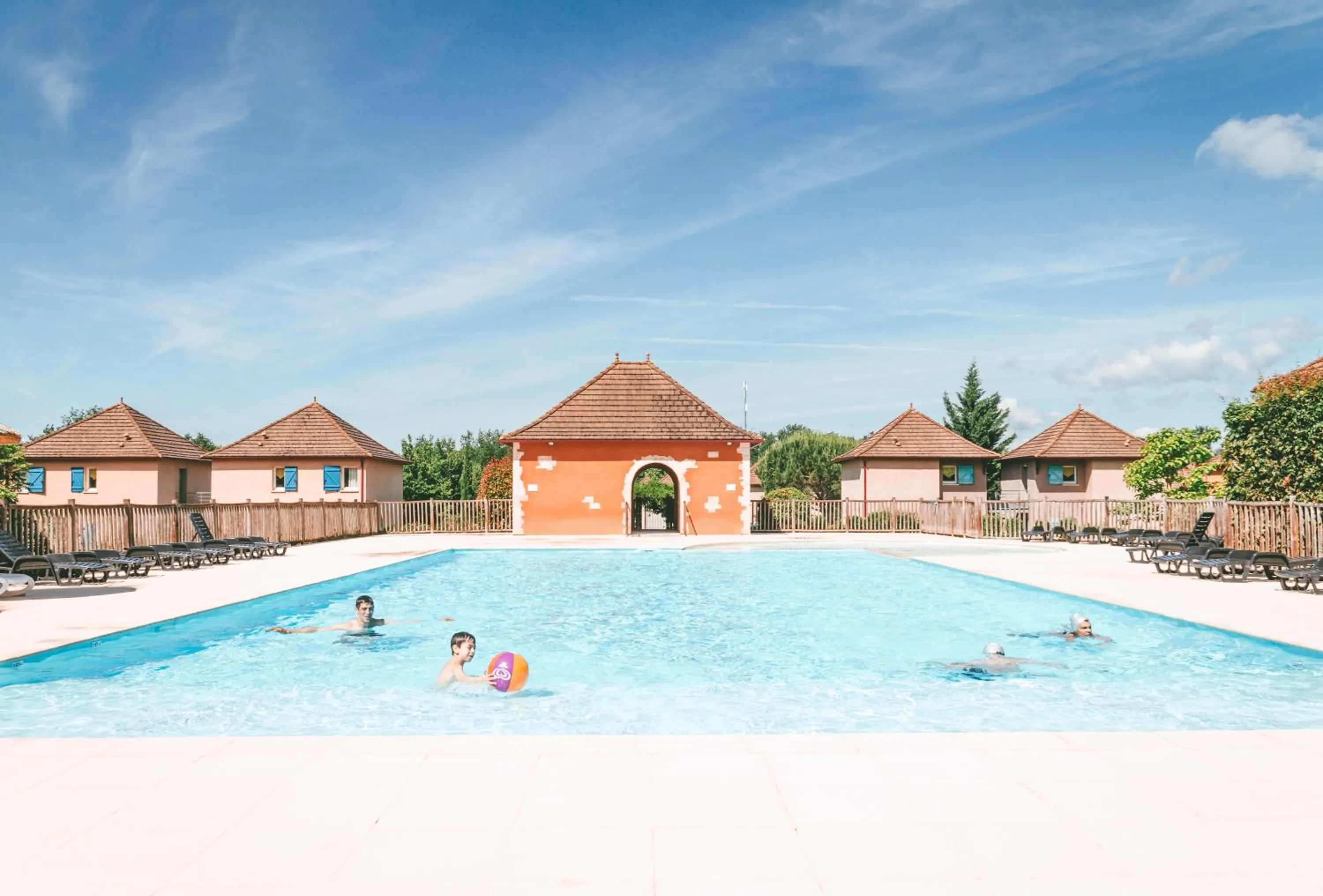 Swimming pool in Terres de France - Domaine de Claire Rive