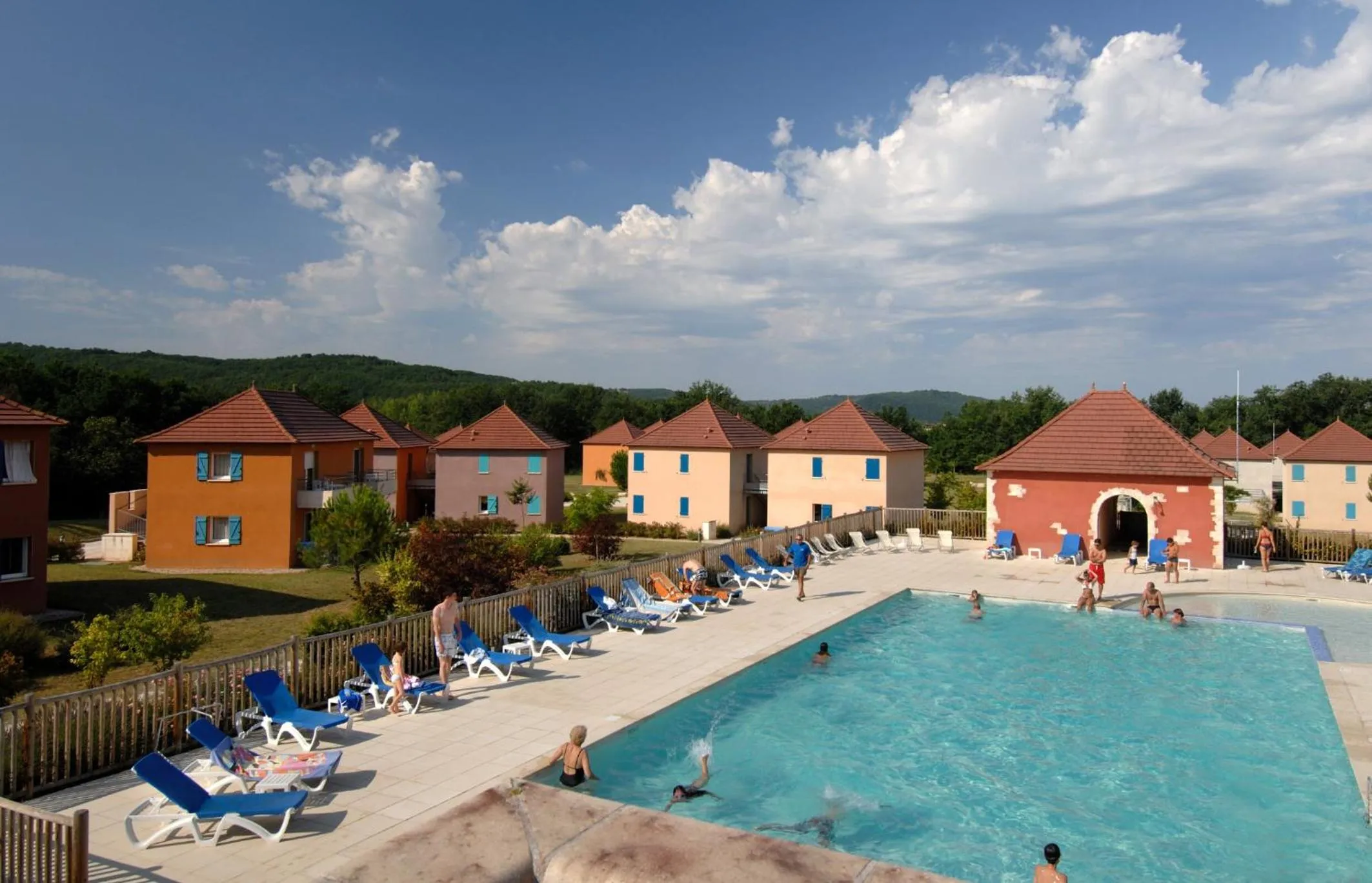 Swimming pool in Terres de France - Domaine de Claire Rive