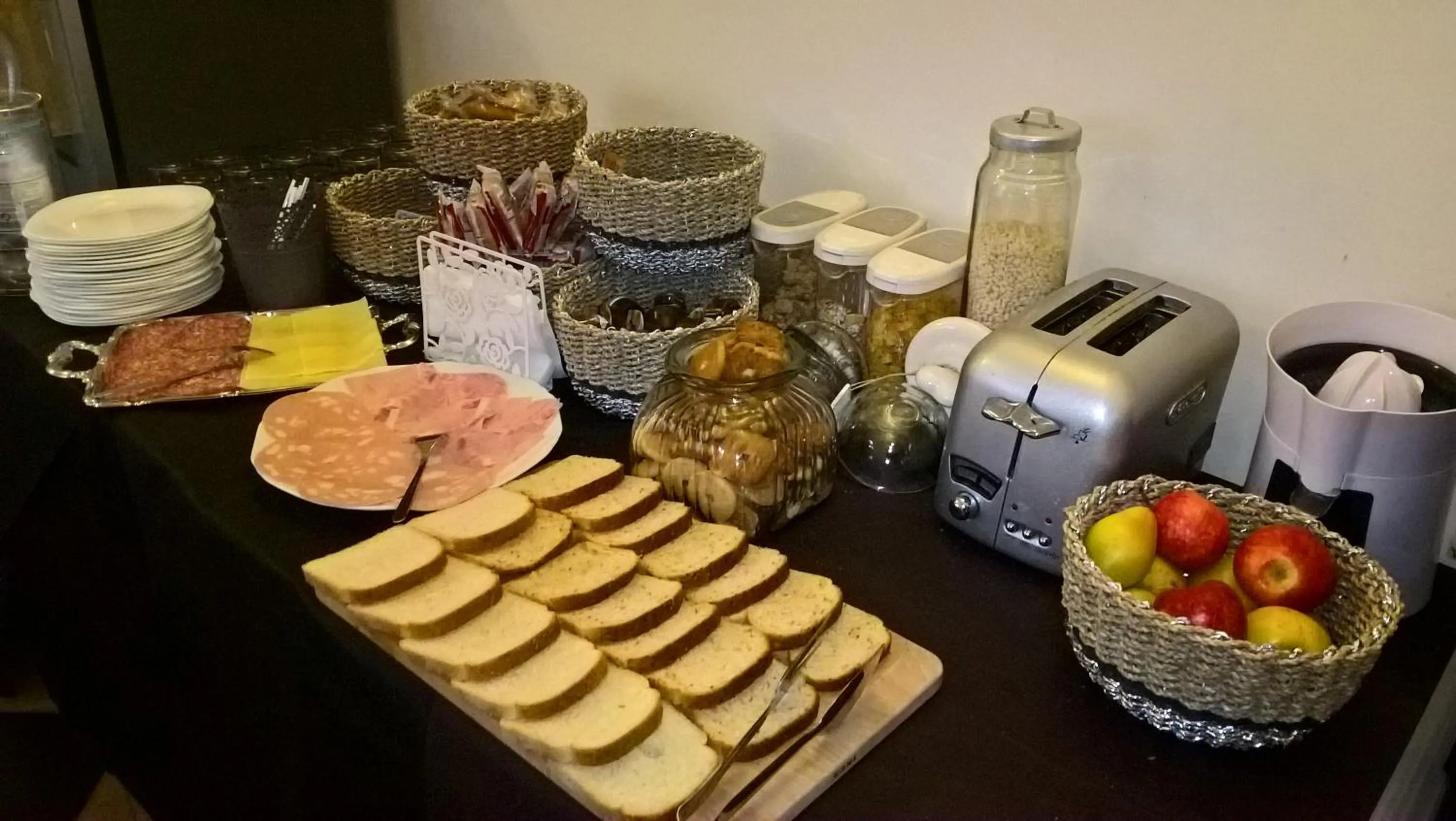 Buffet breakfast in Camere Del Re