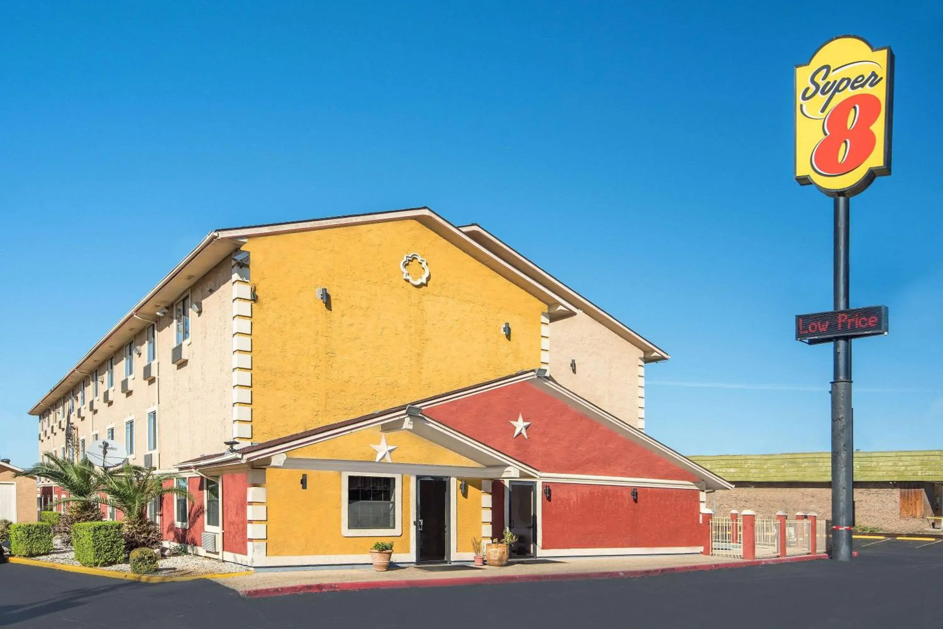 Super 8 by Wyndham San Antonio/I-35 North Super 8 by Wyndham San Antonio/I-35 North