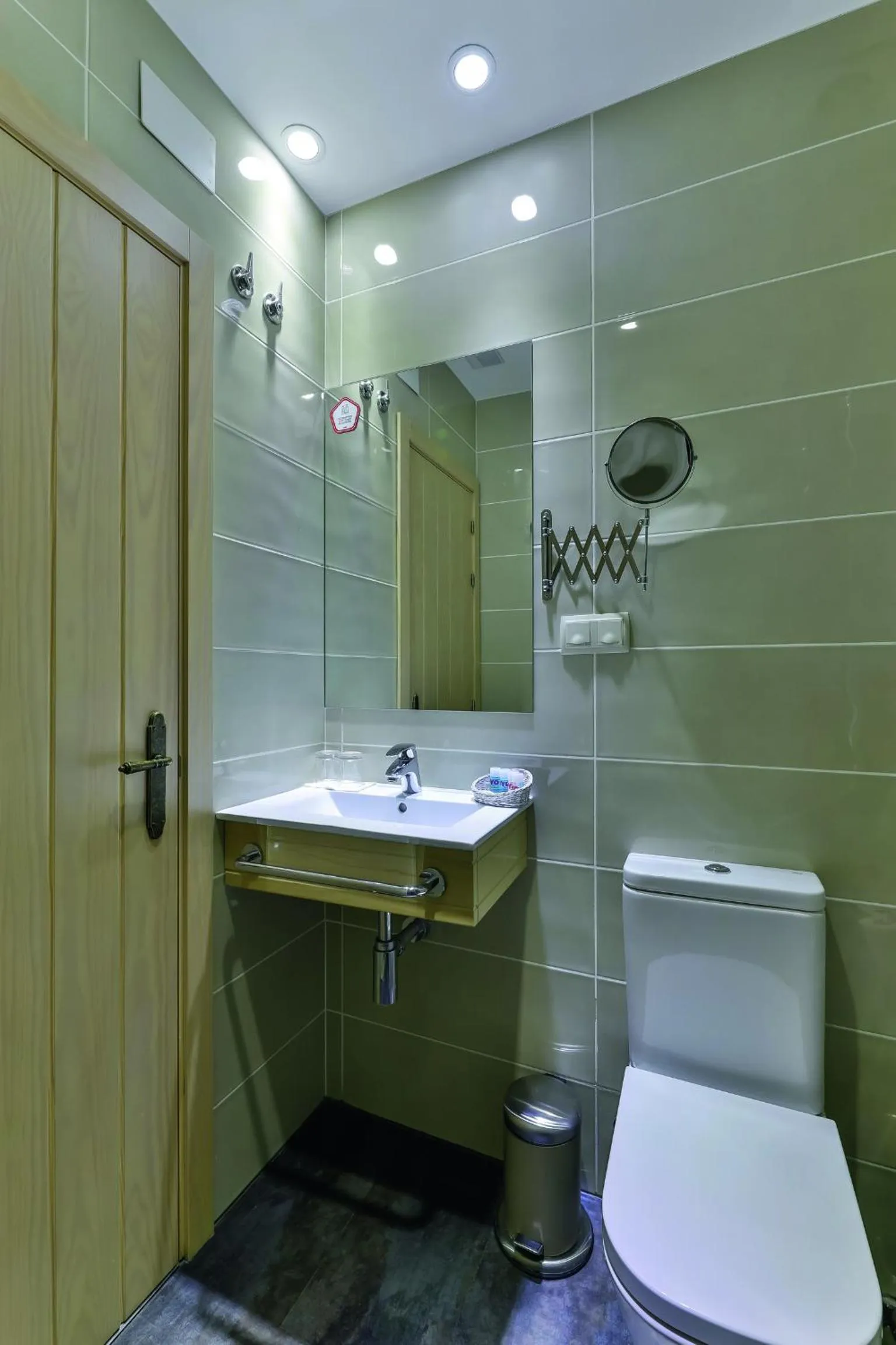 Bathroom in Hostal La Chata by Vivere Stays