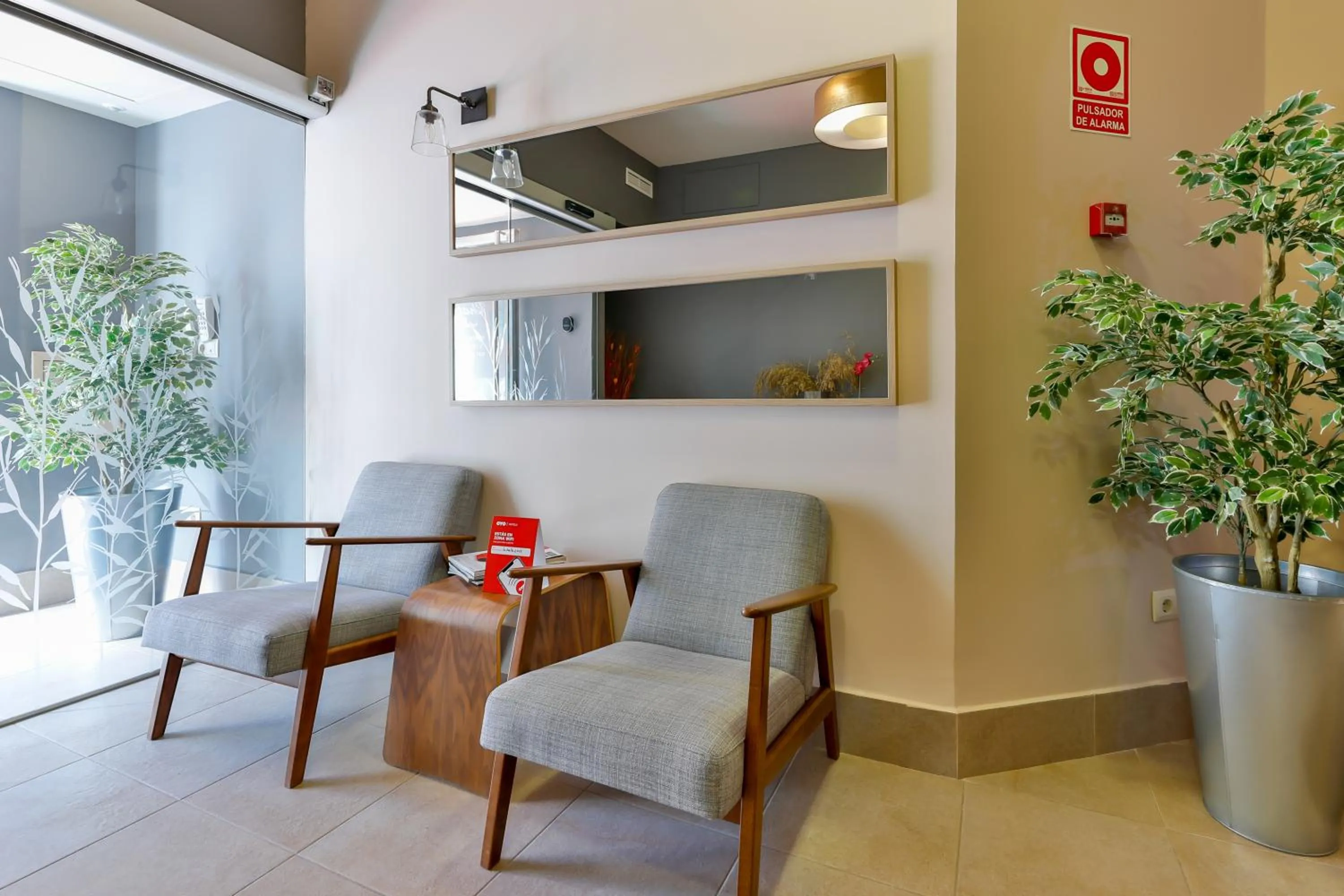 Lobby or reception in Hostal La Chata by Vivere Stays