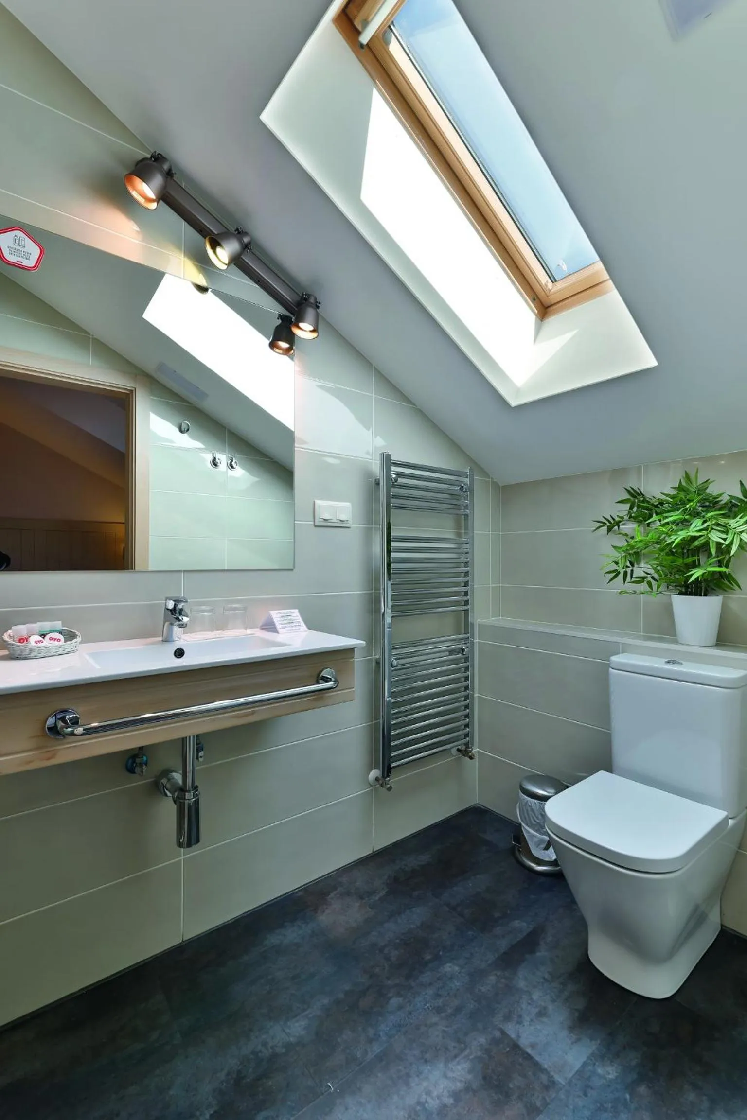 Bathroom in Hostal La Chata by Vivere Stays