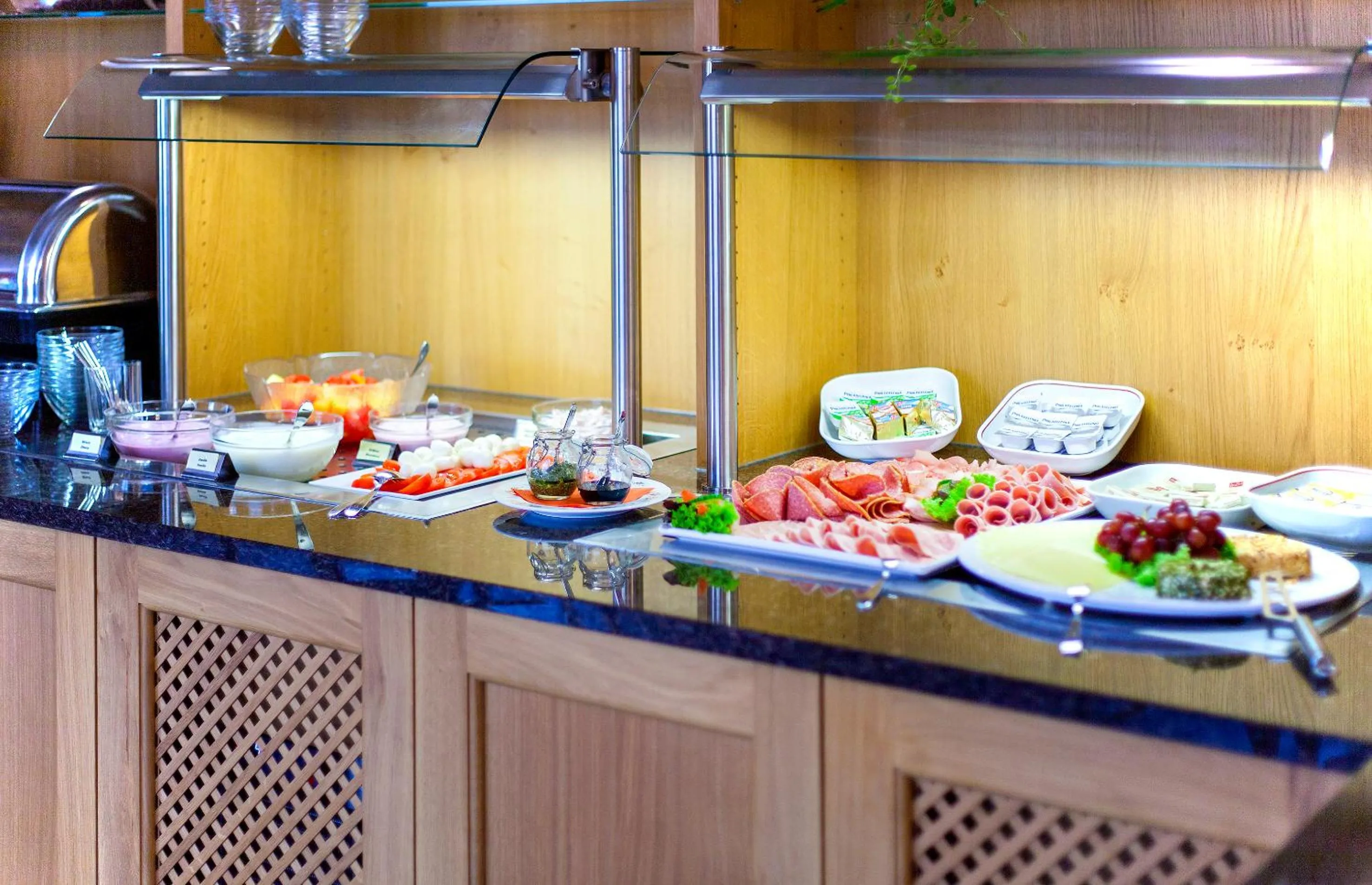 Buffet breakfast in Hotel & Restaurant Ernst