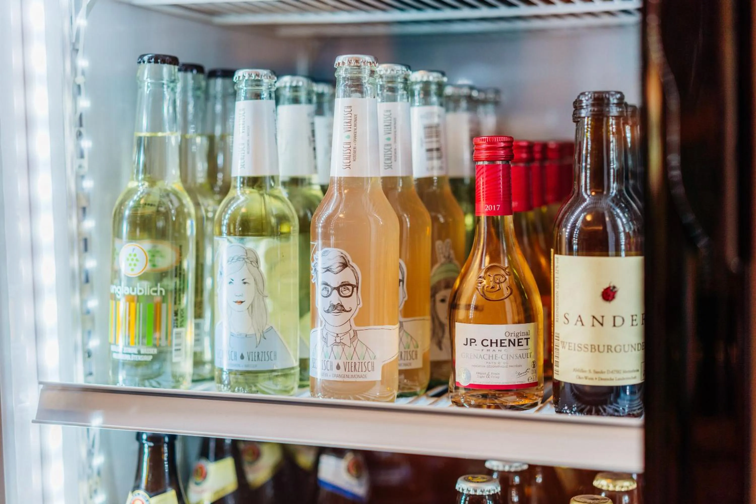 Lounge or bar in Hotel Hasselhof Garni Vier Sterne